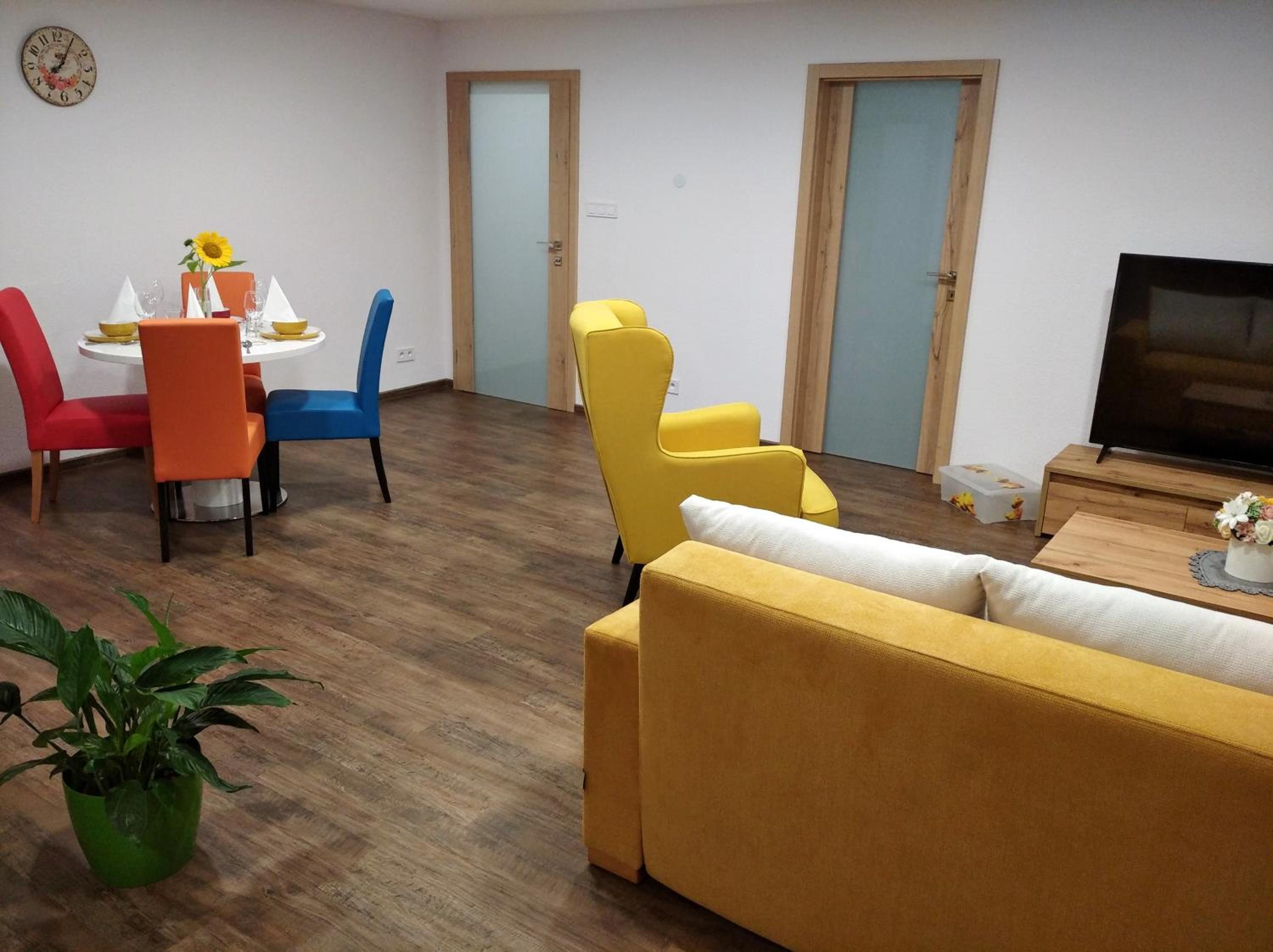 One-Bedroom Apartment - Photo 6