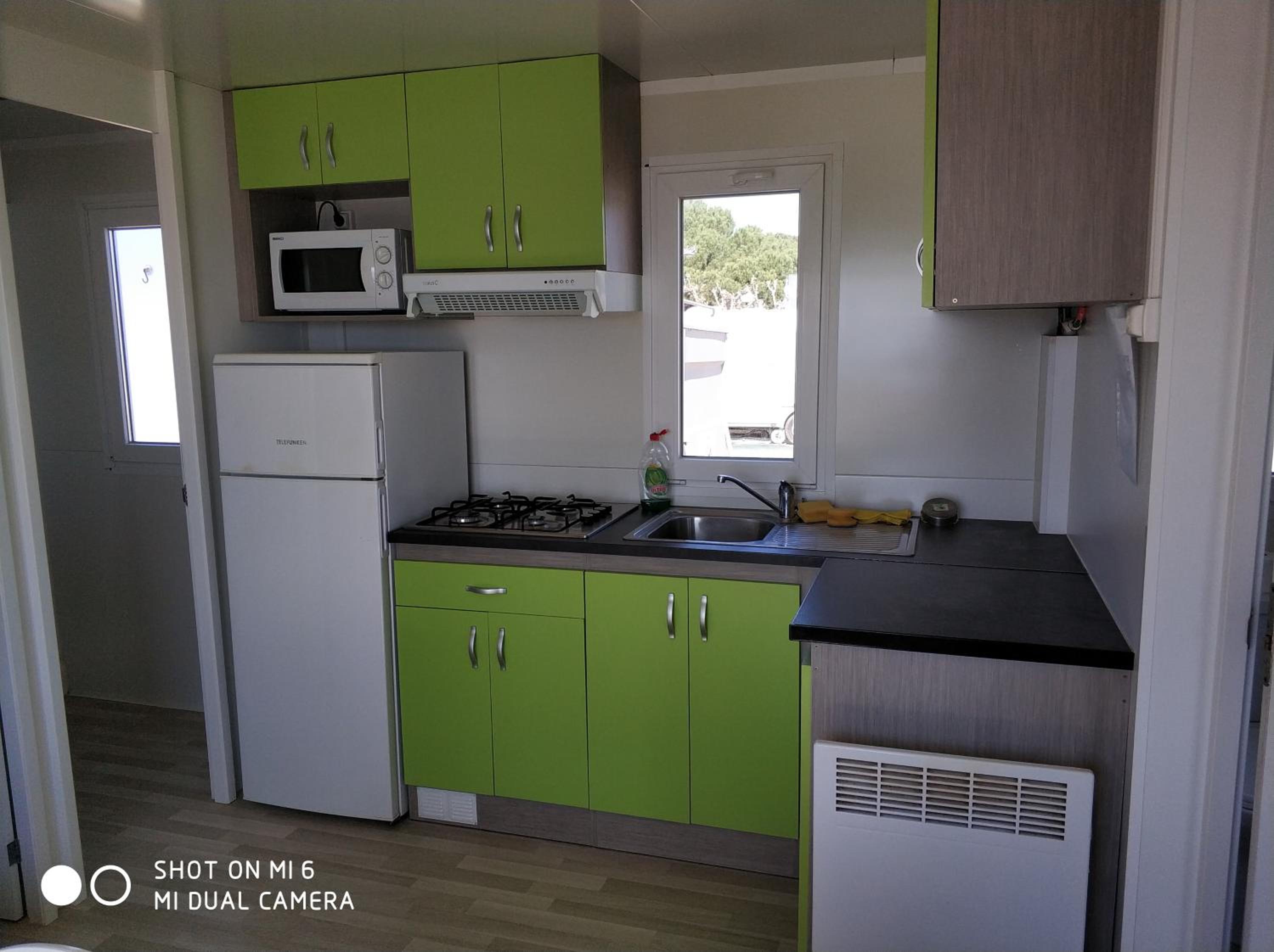 Mobile Home - Photo 11