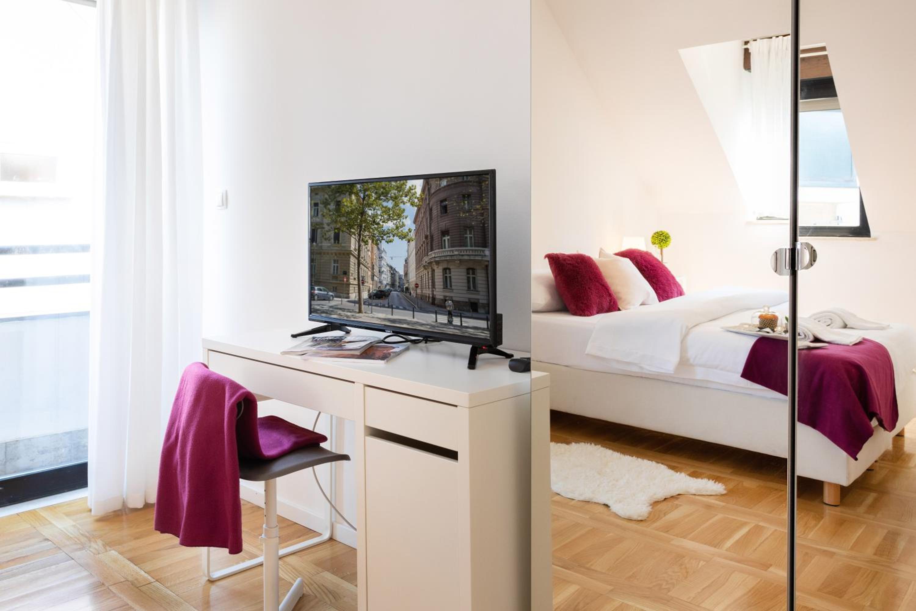 Two Twin Bed Room - Photo 9