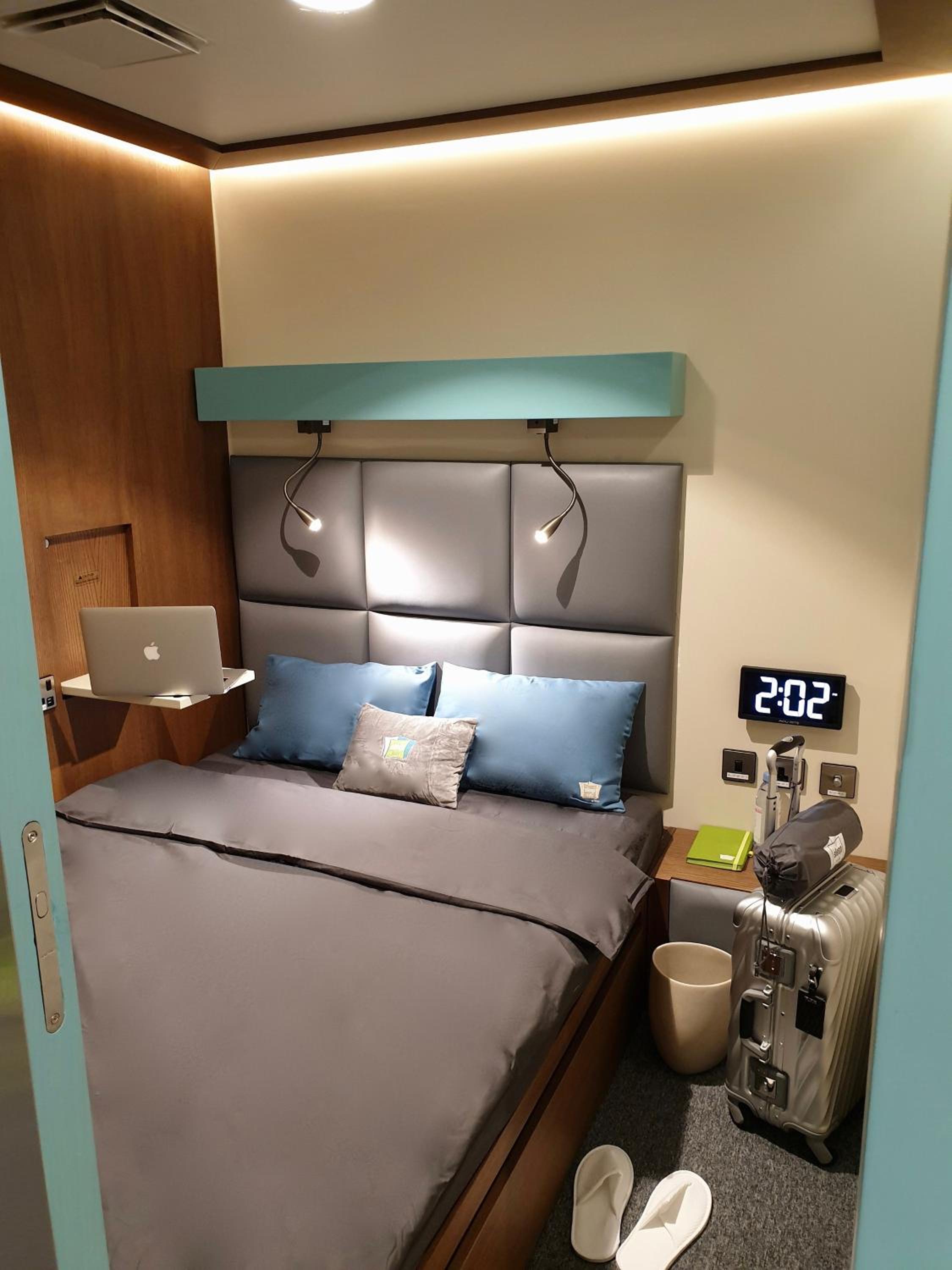 Single or Double YAWN Cabin - 6 Hour Morning Stay from 07:00-13:00 hrs (7am-1pm)