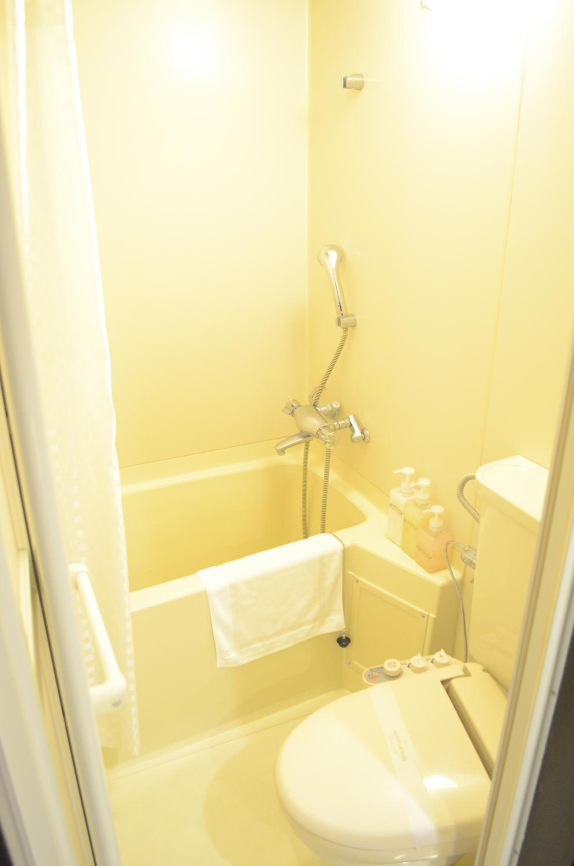 Single Room - Non-Smoking photo 3
