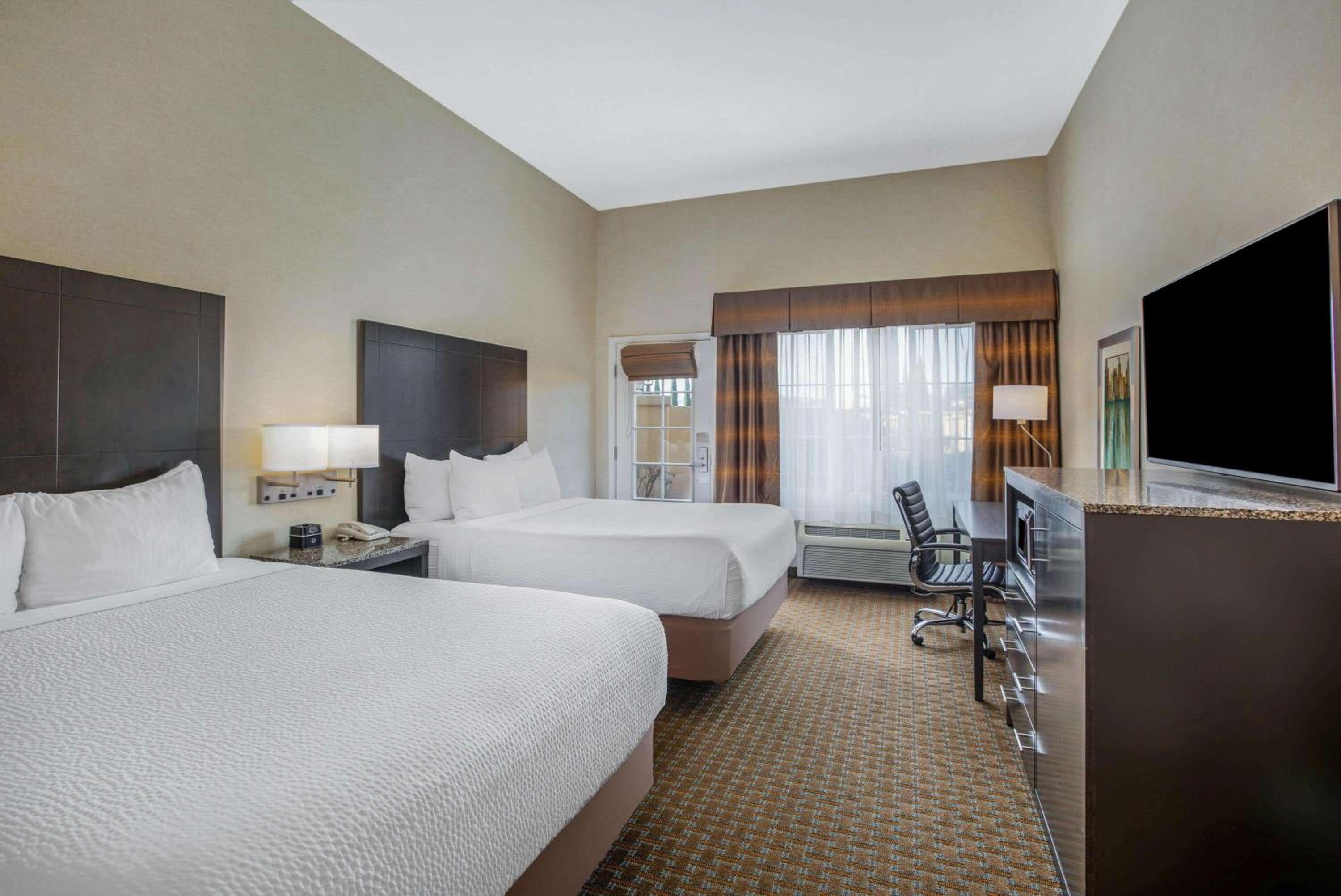 Queen Room with Two Queen Beds and Mobility/Hearing Access - Non-Smoking - Photo 1