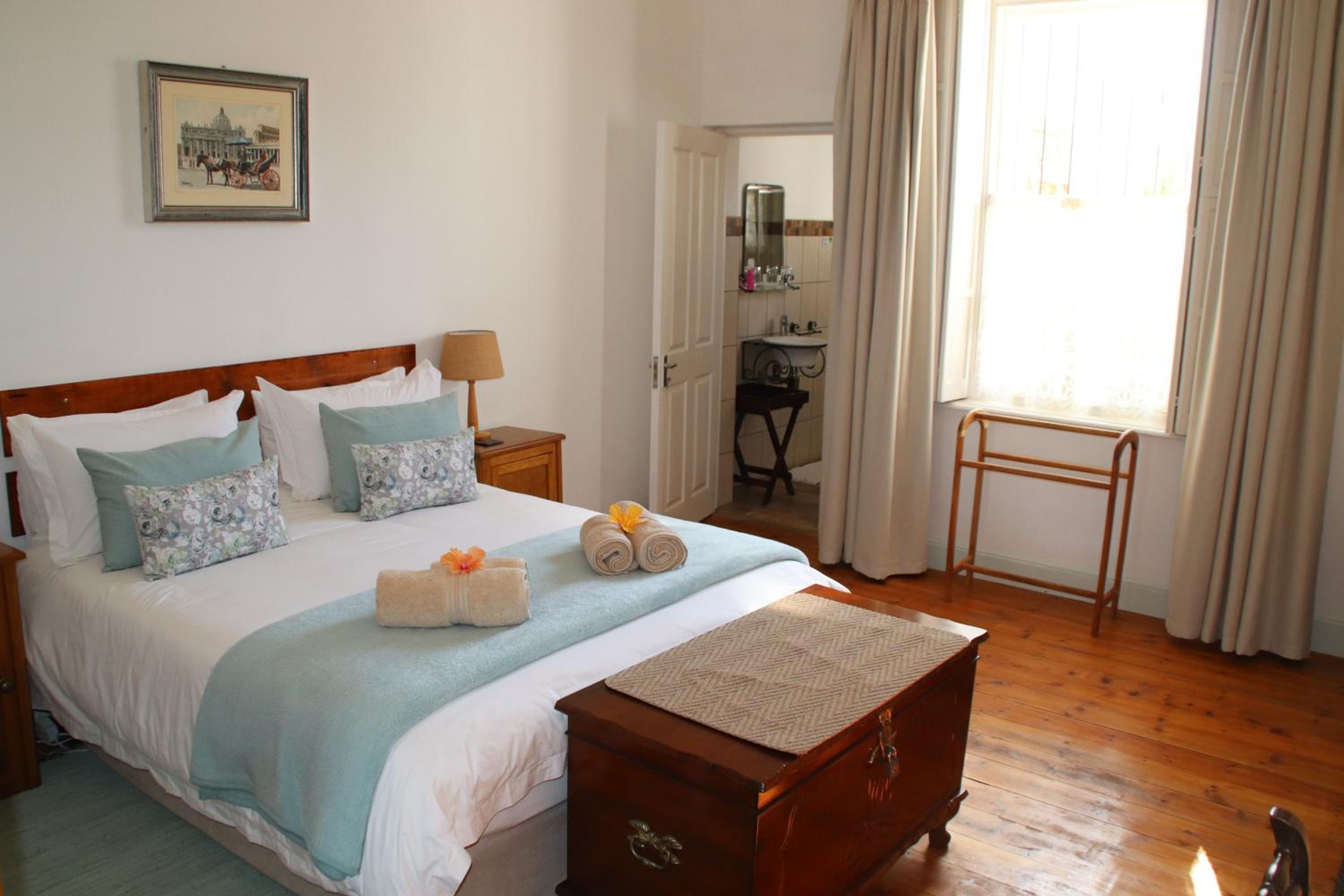 Queen Room photo 1