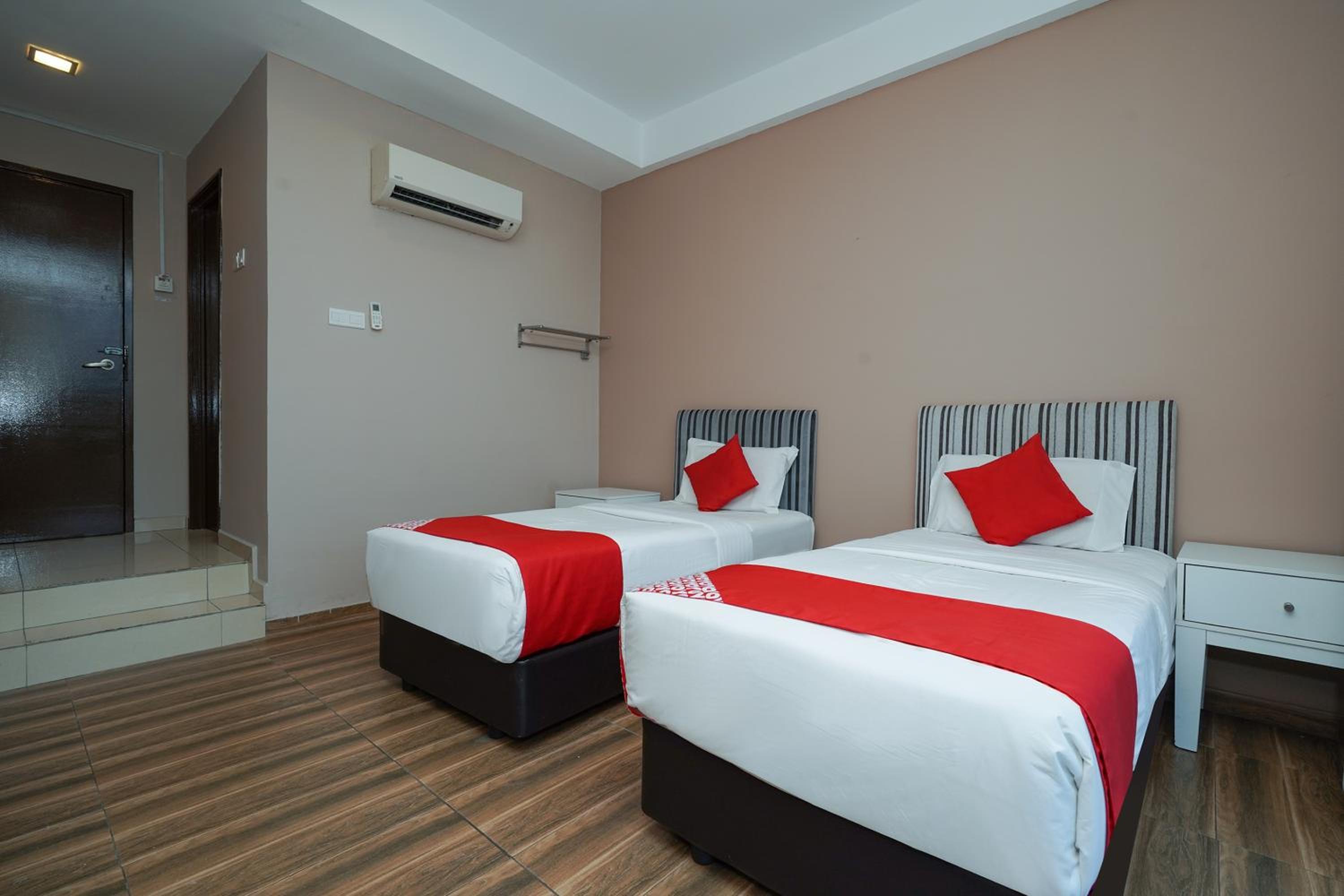 Standard Twin Room photo 2