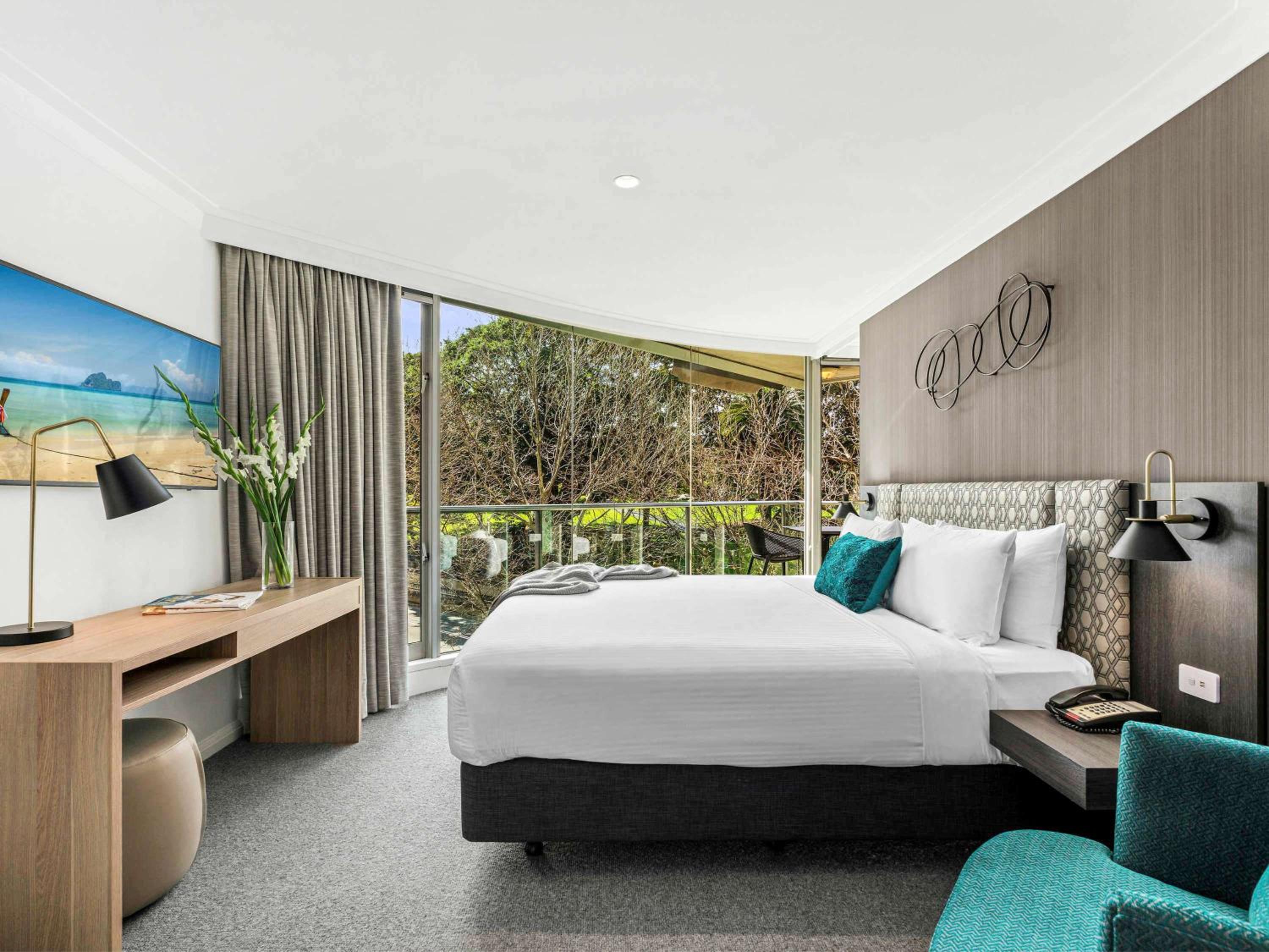 Two-Bedroom Deluxe Apartment with Garden View