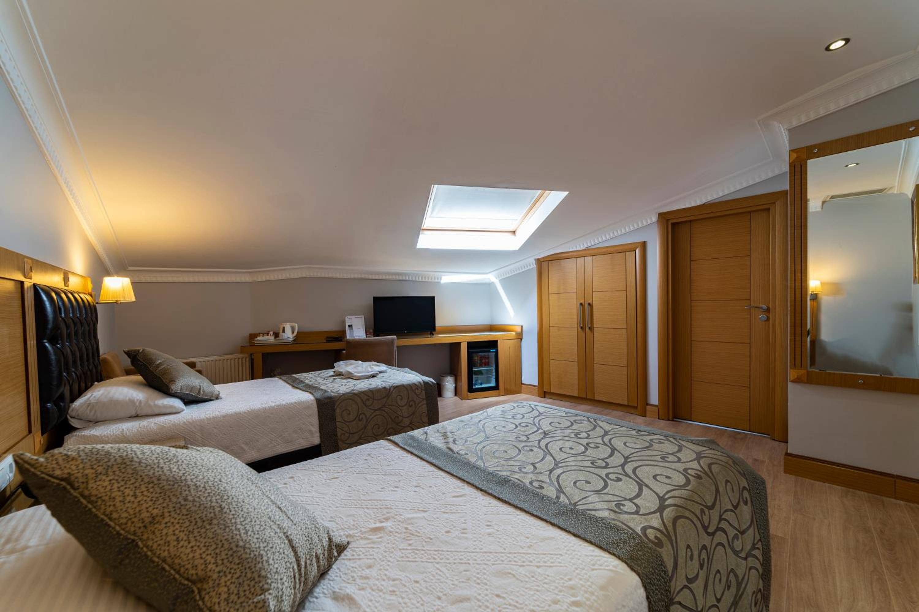 Standard Double or Twin Room photo 3