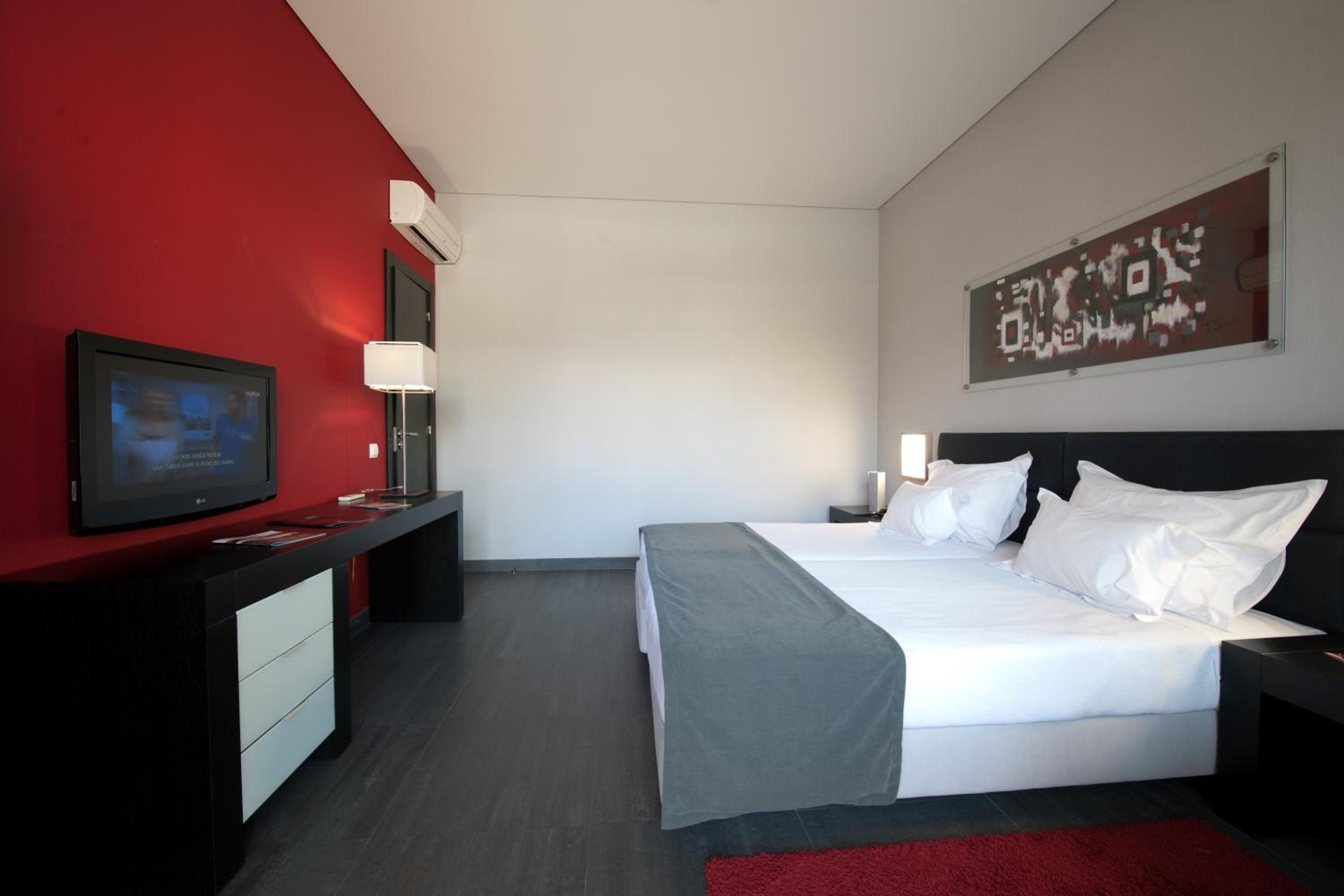 Twin Room with Extra Bed (2 Adults + 1 Child)