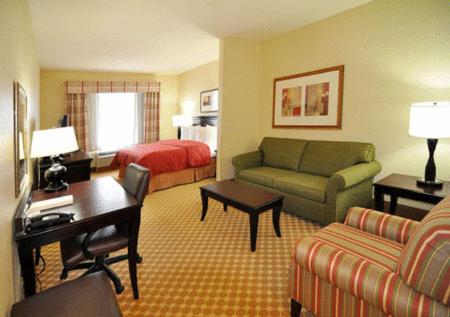 King Studio with Sofa Bed - Photo 3