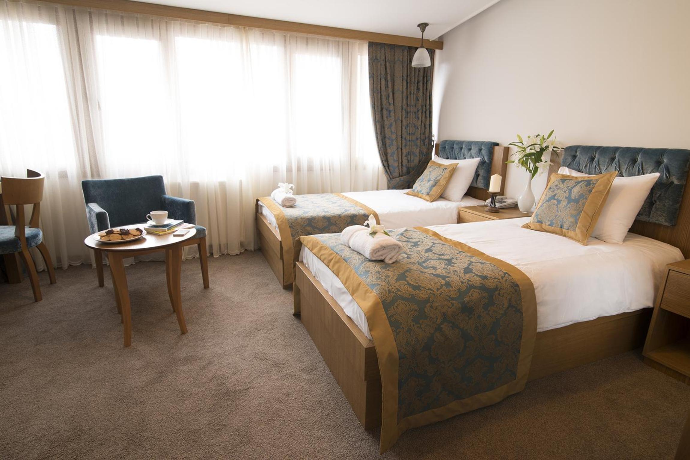 Standard Double or Twin Room photo 2