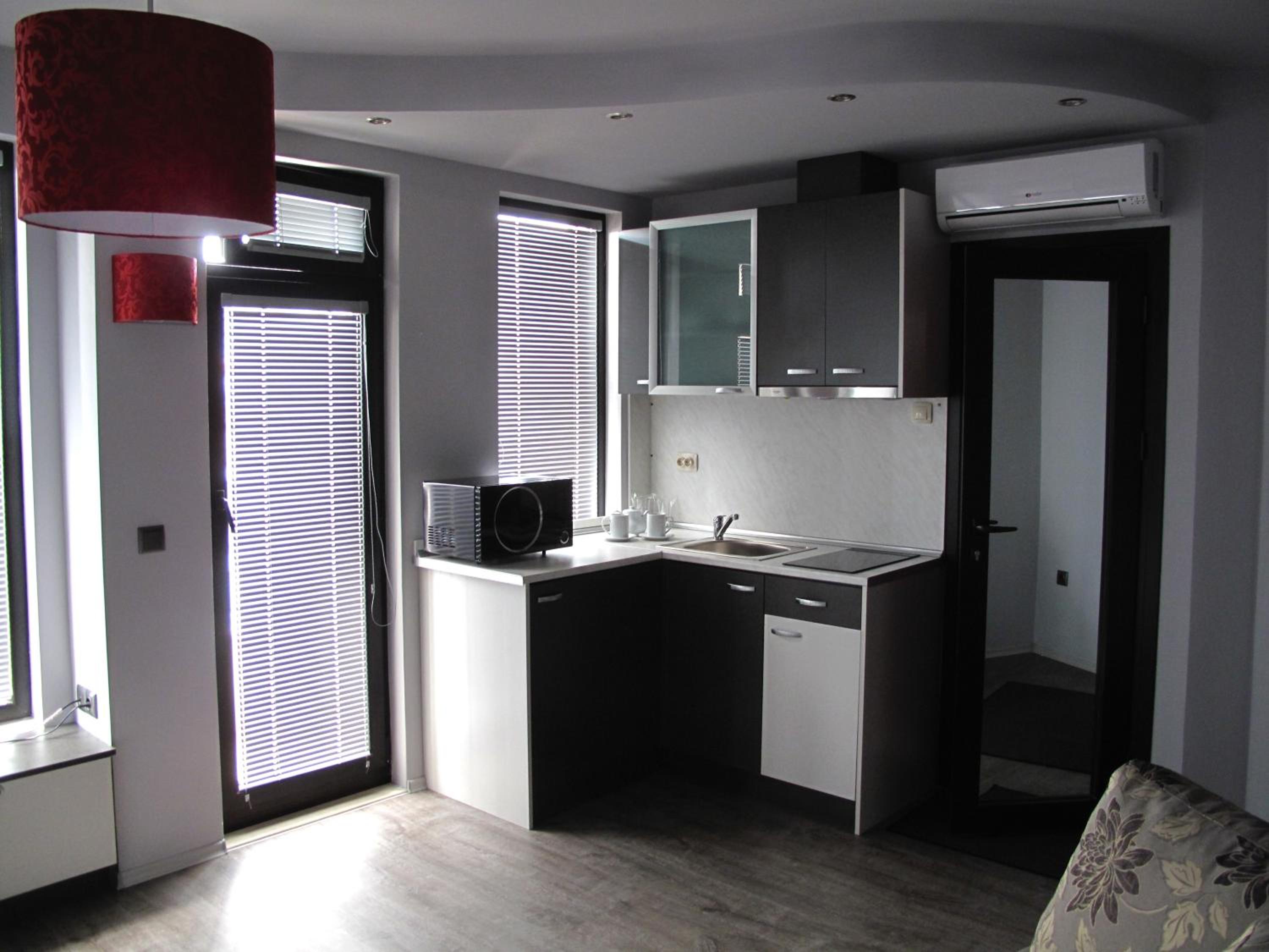 Studio (2 Adults + 2 Children)