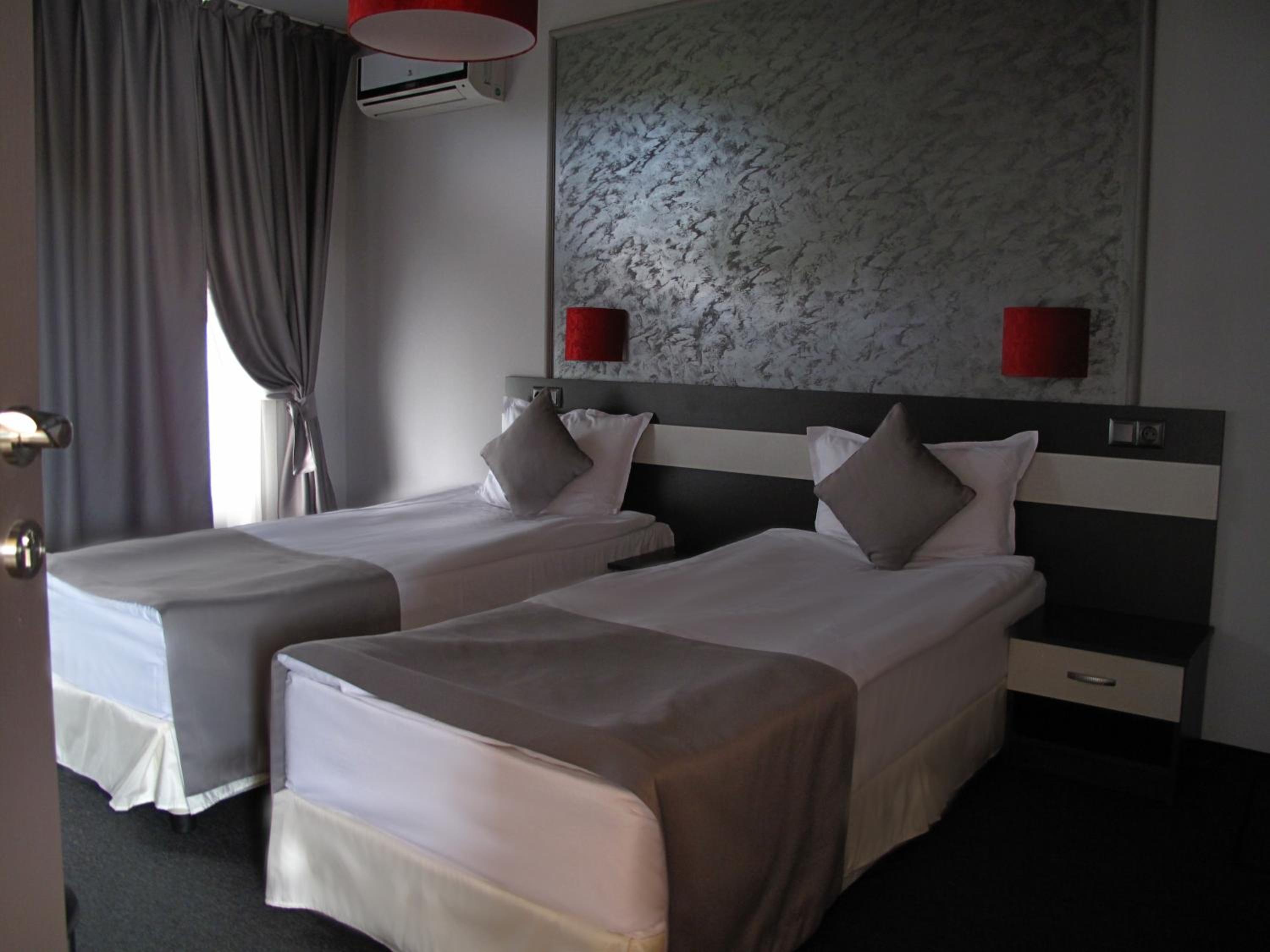 Double or Twin Room photo 2