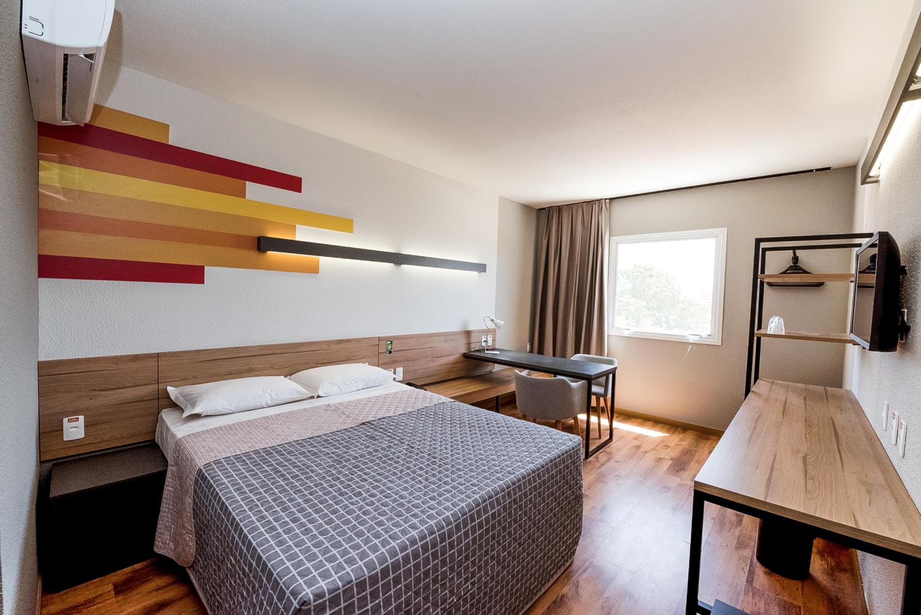 Standard Room with One Double Bed - Photo 3
