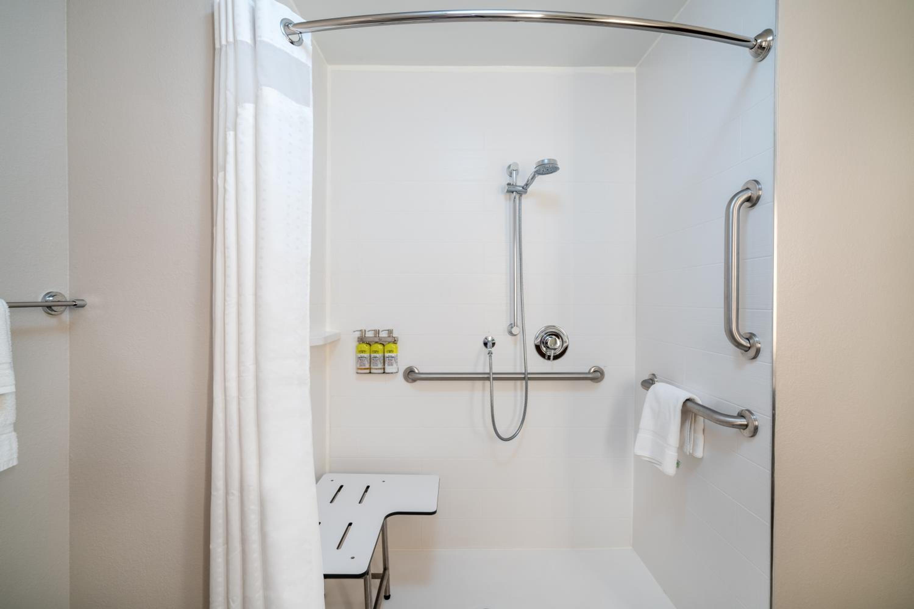 King Room - Mobility Access/Hearing Accessible - Photo 5