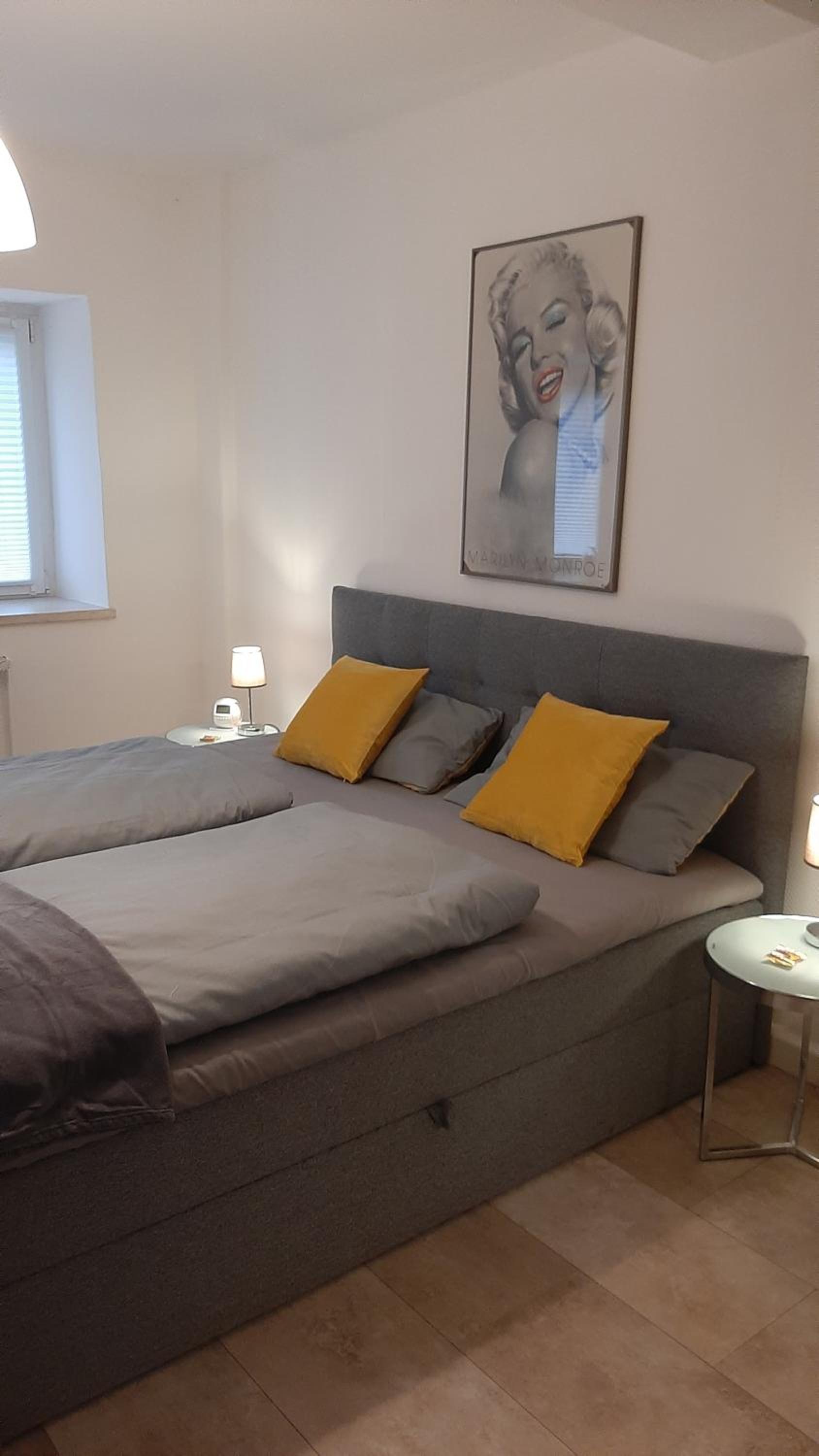 One-Bedroom Apartment - Photo 1