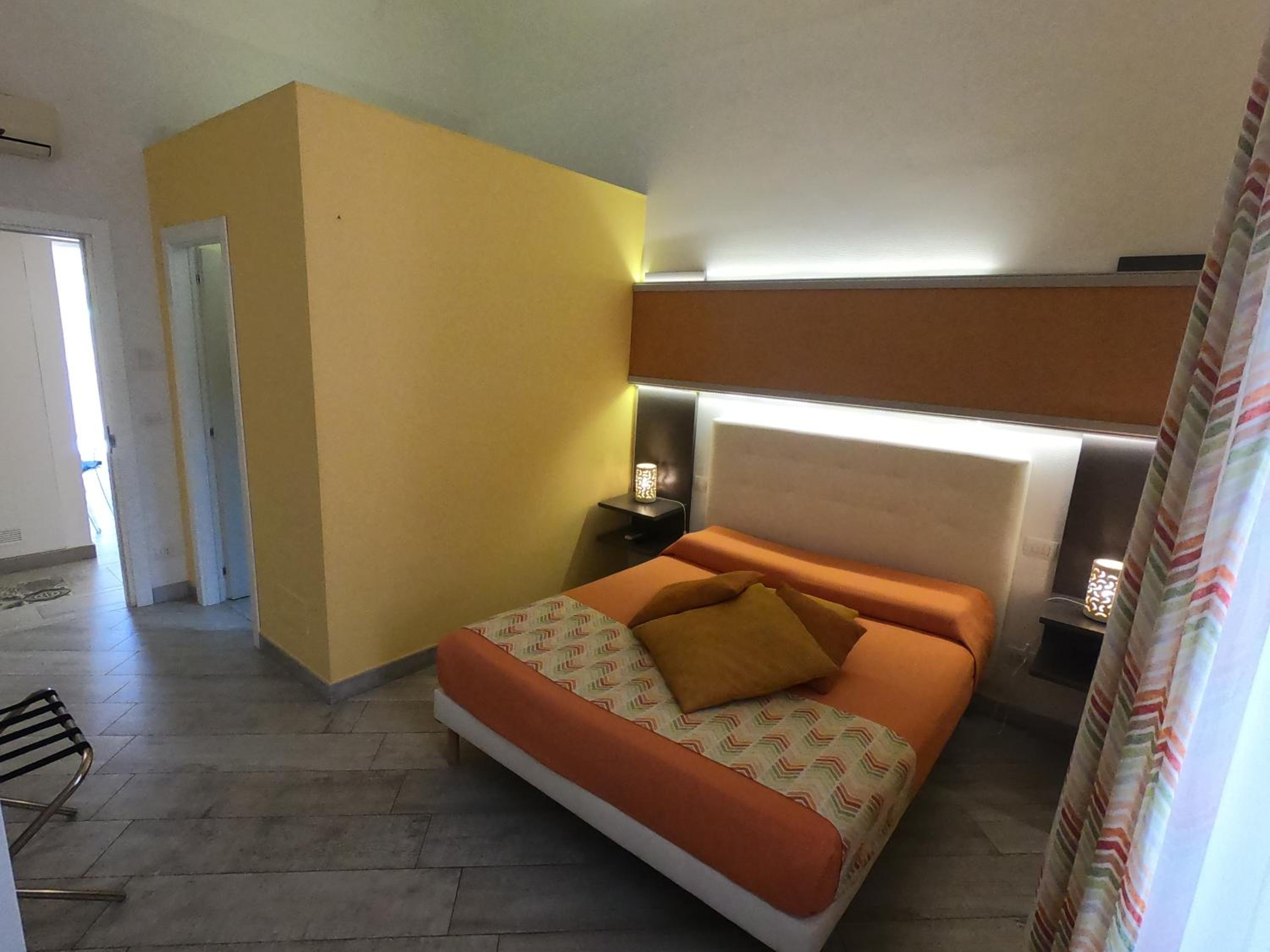 Double Room with Private Bathroom photo 1
