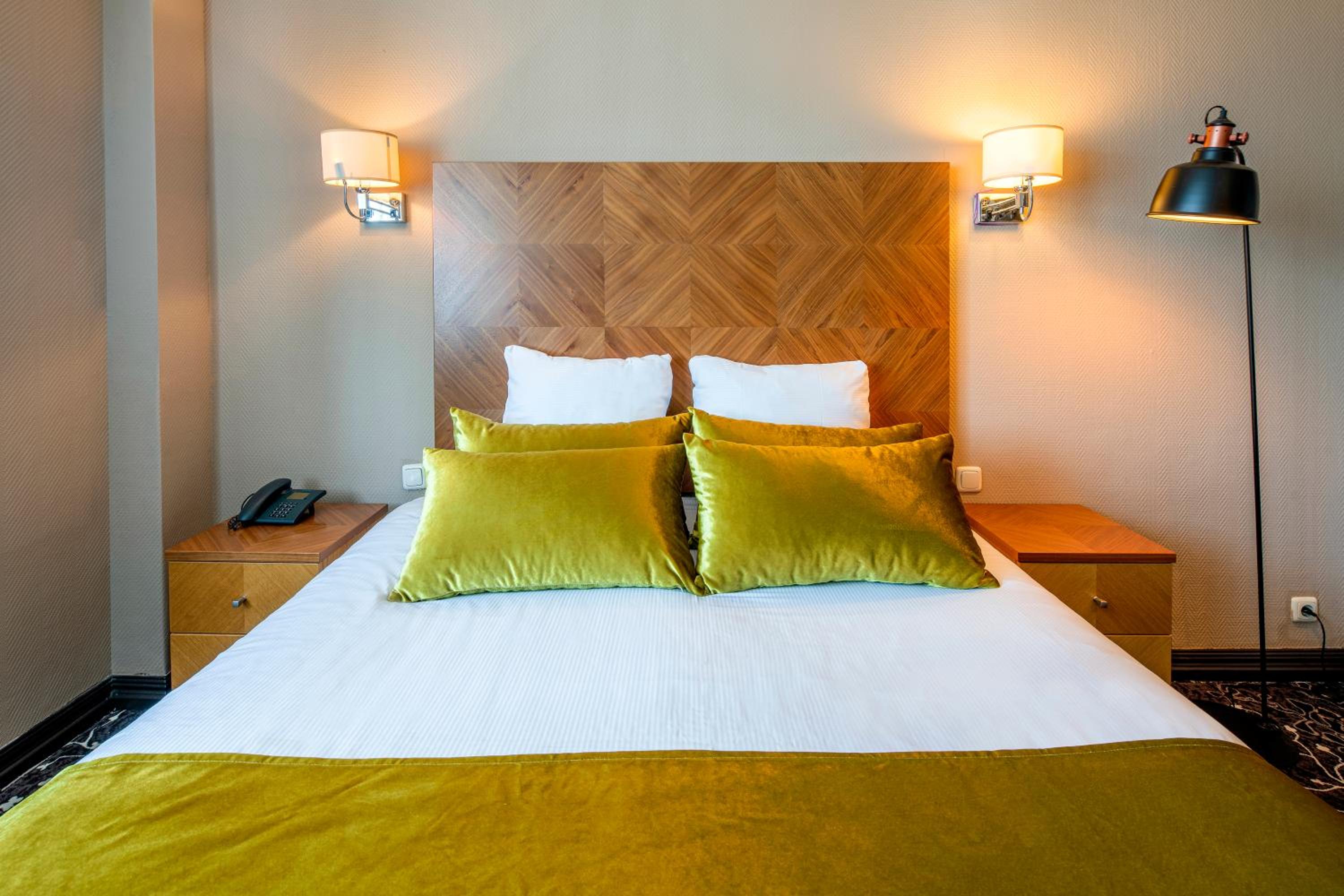 Standard Double Room with French Balcony photo 1