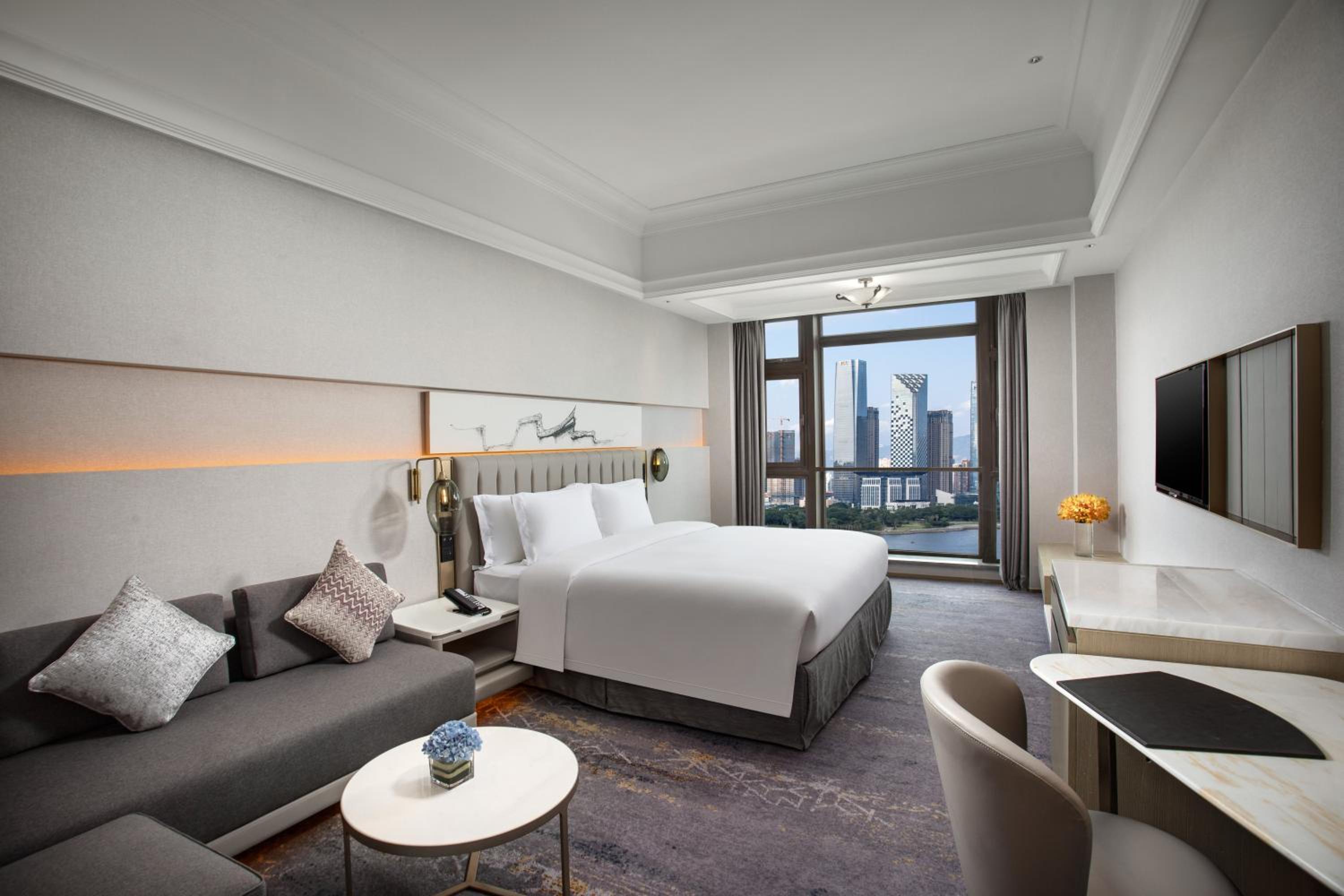 Premium King Room with River View - Photo 3