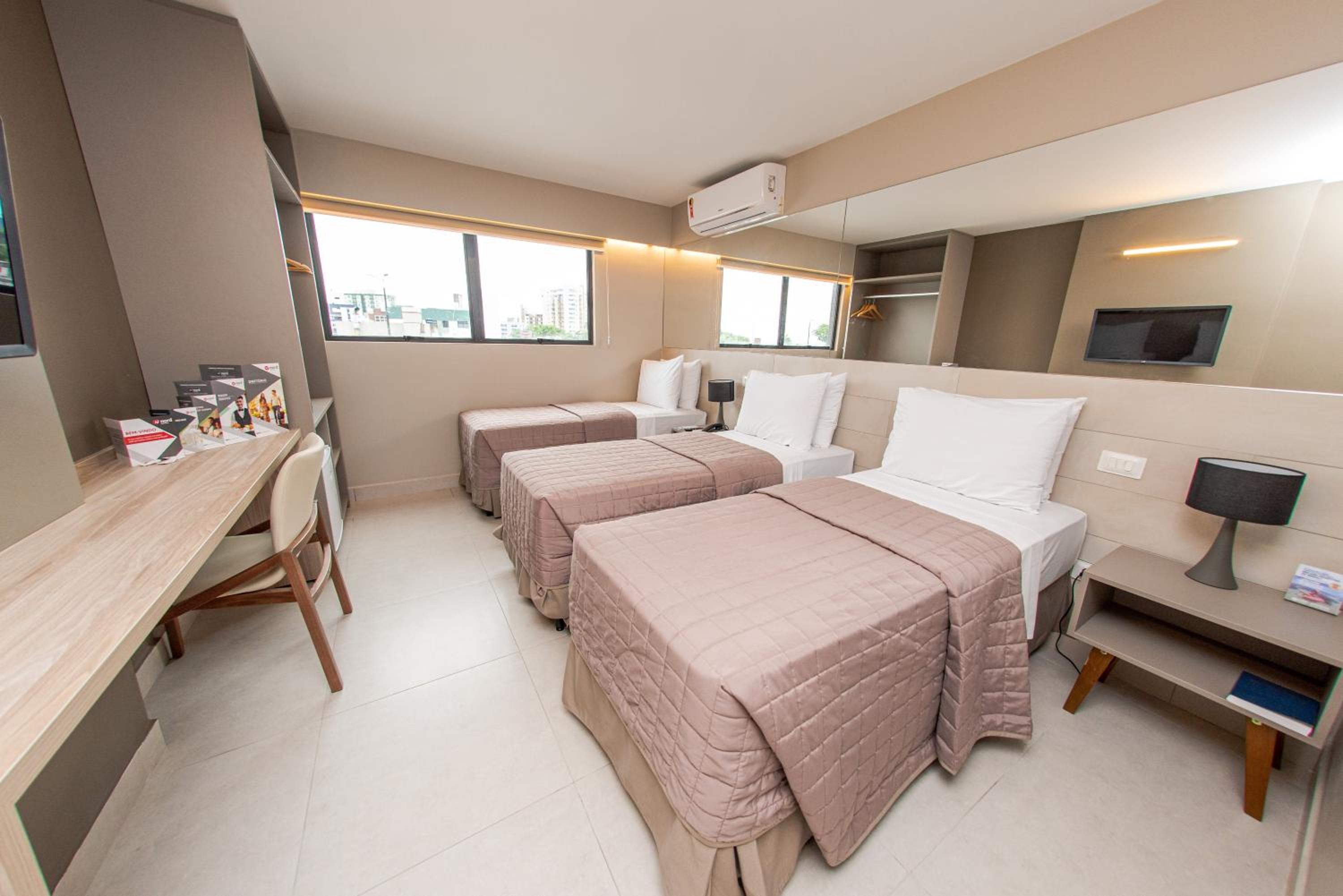 Suite - Photo 7