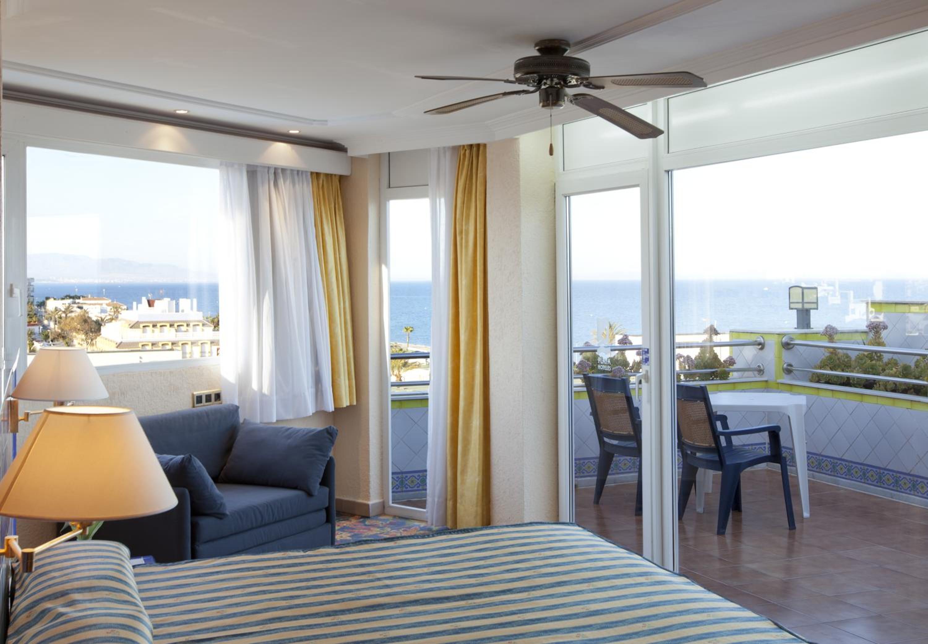 Suite Junior con vista lateral al mar Suite Junior con vista lateral al mar