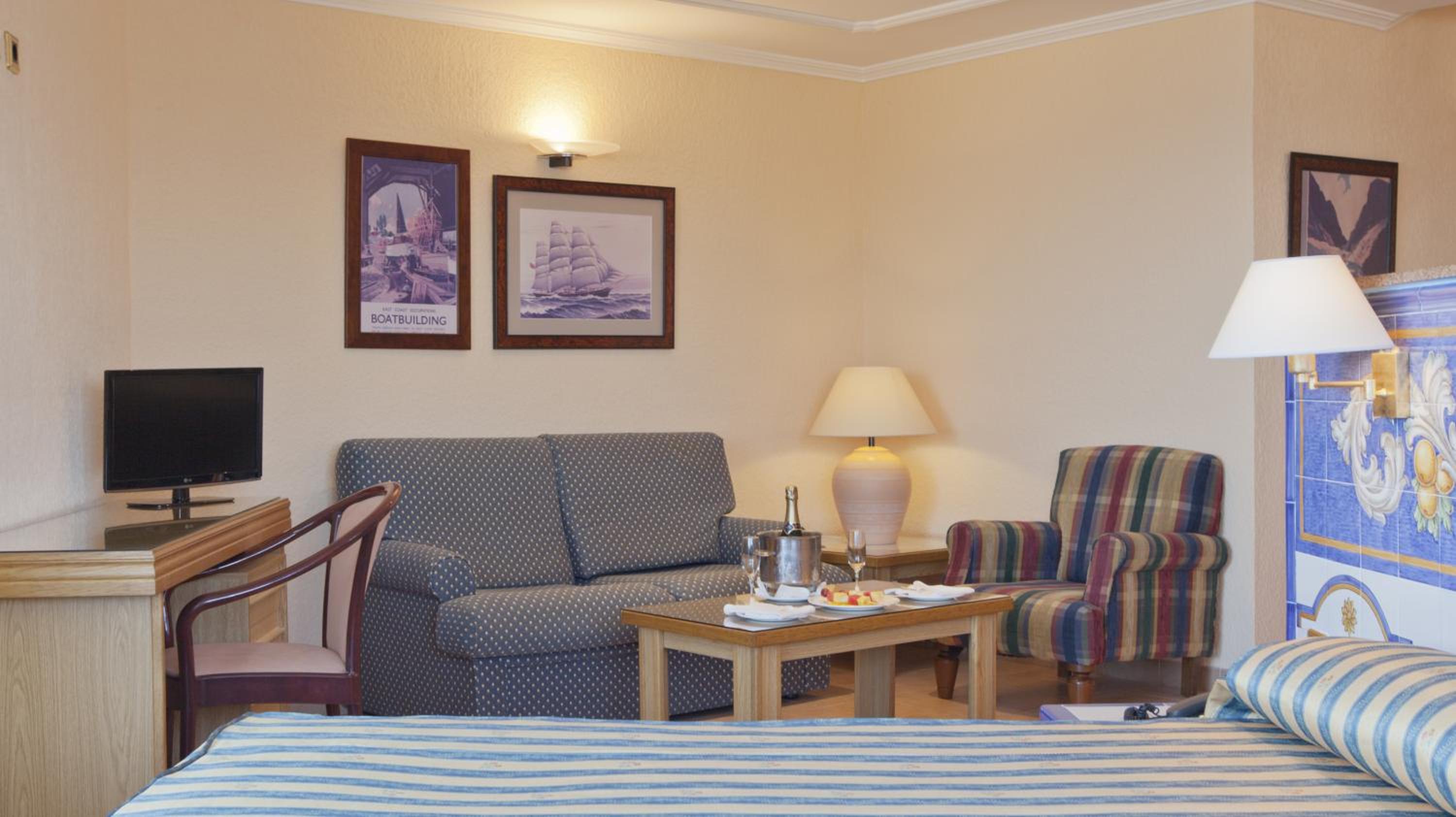 Suite Junior con vista lateral al mar Suite Junior con vista lateral al mar