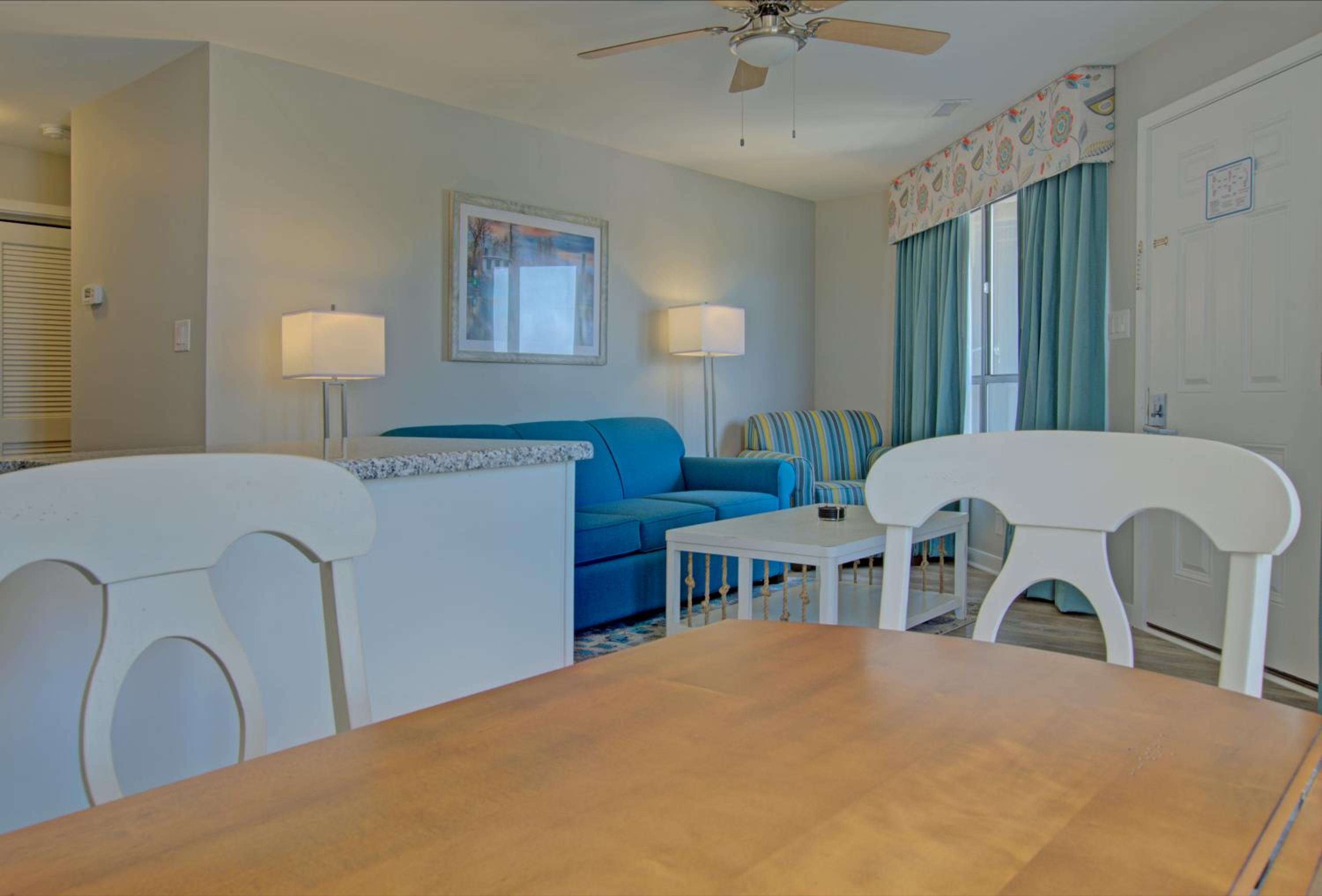One-Bedroom King Suite - Non-Smoking