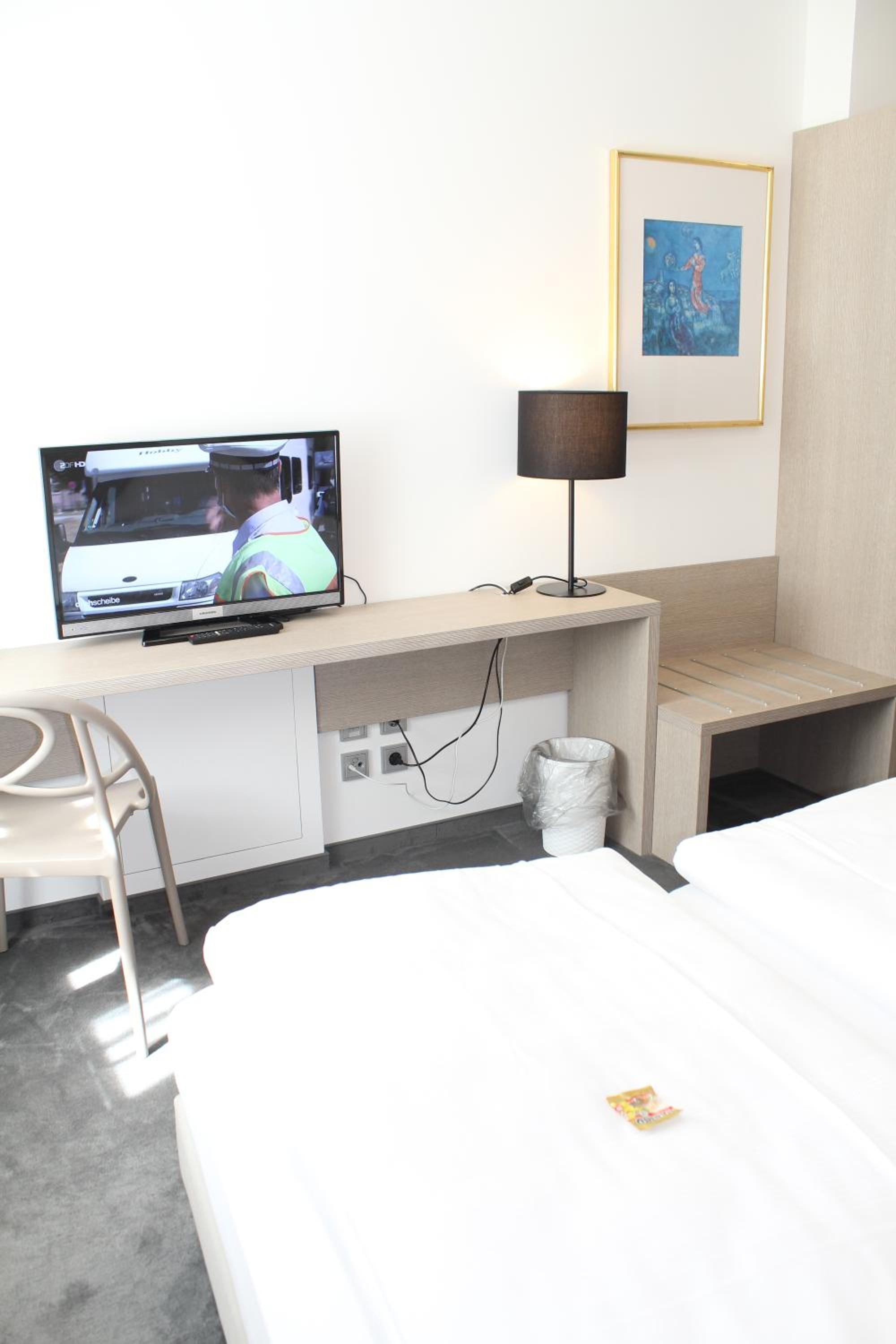 Double Room - Photo 6