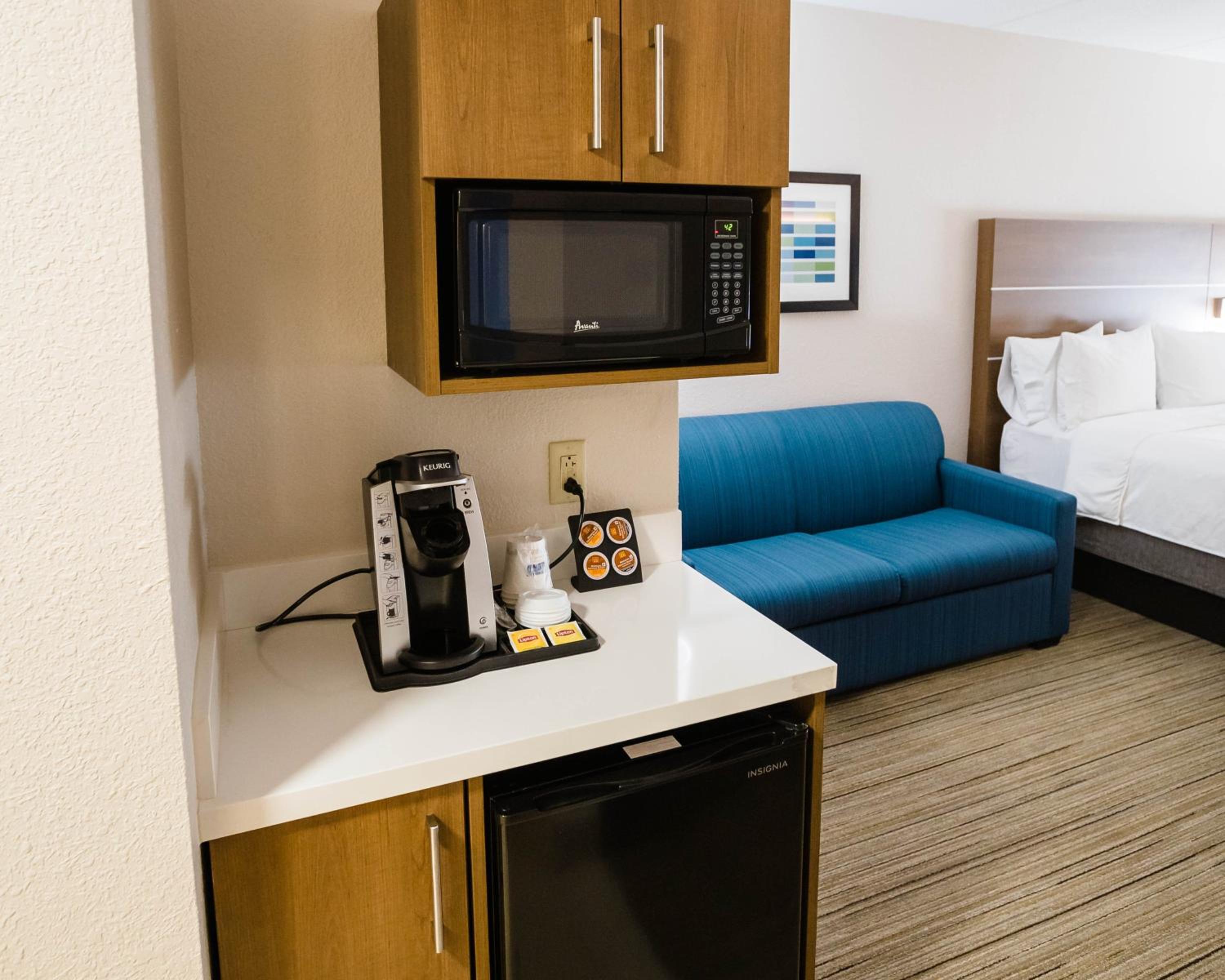 One-Bedroom King Suite with Sofa Bed - Photo 1