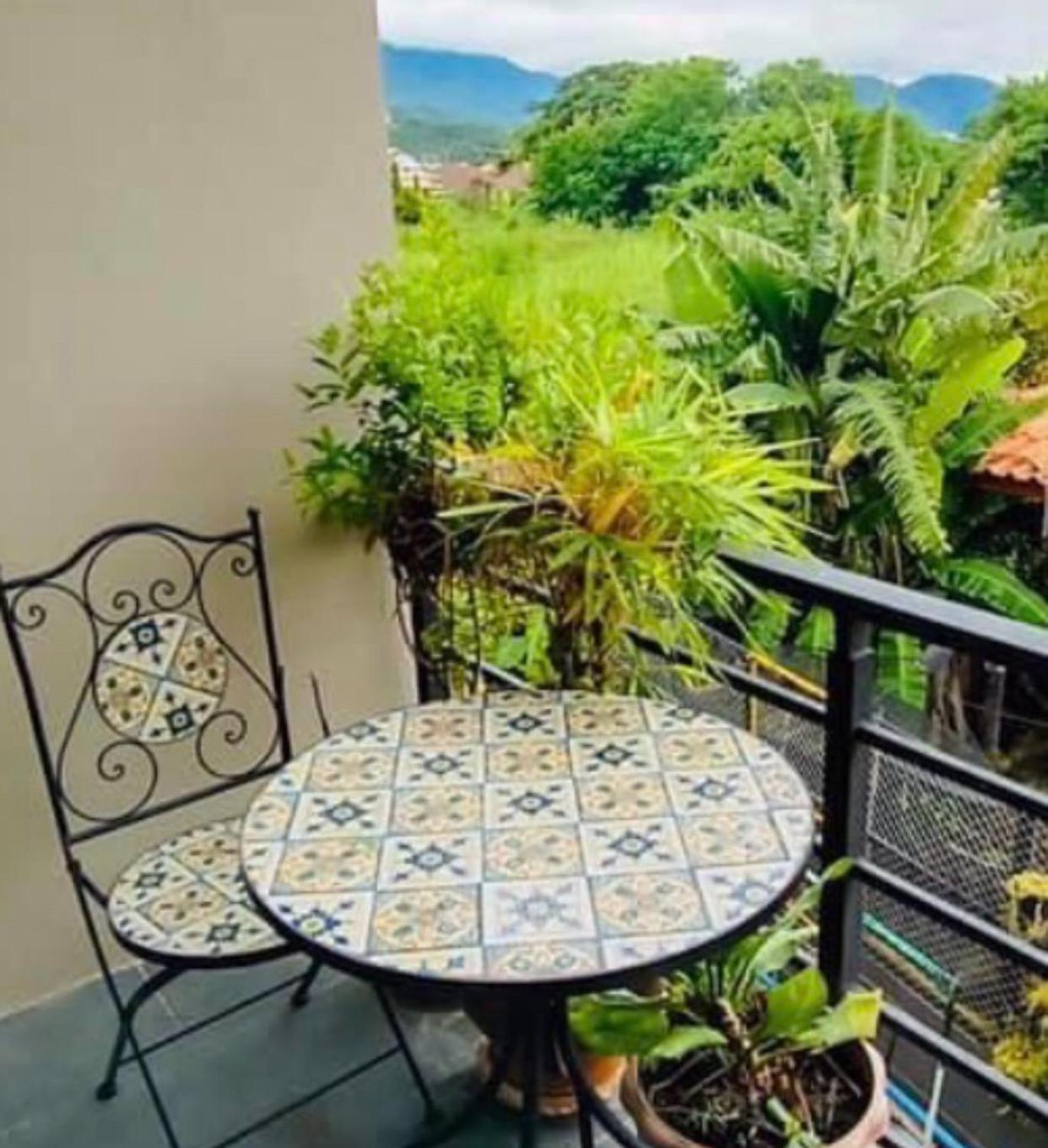 Twin Room with Balcony - Photo 9