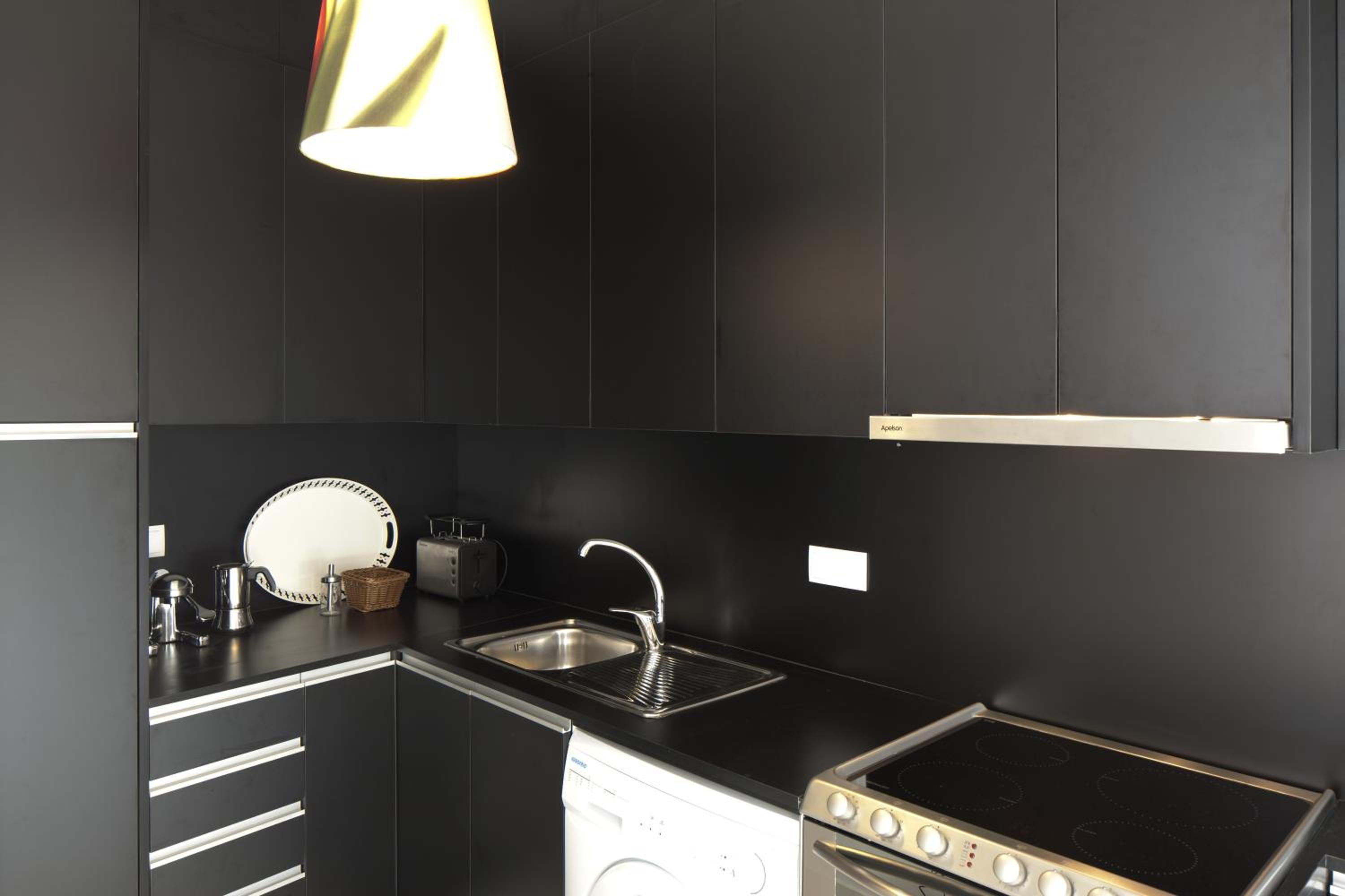 One-Bedroom Apartment - Photo 32