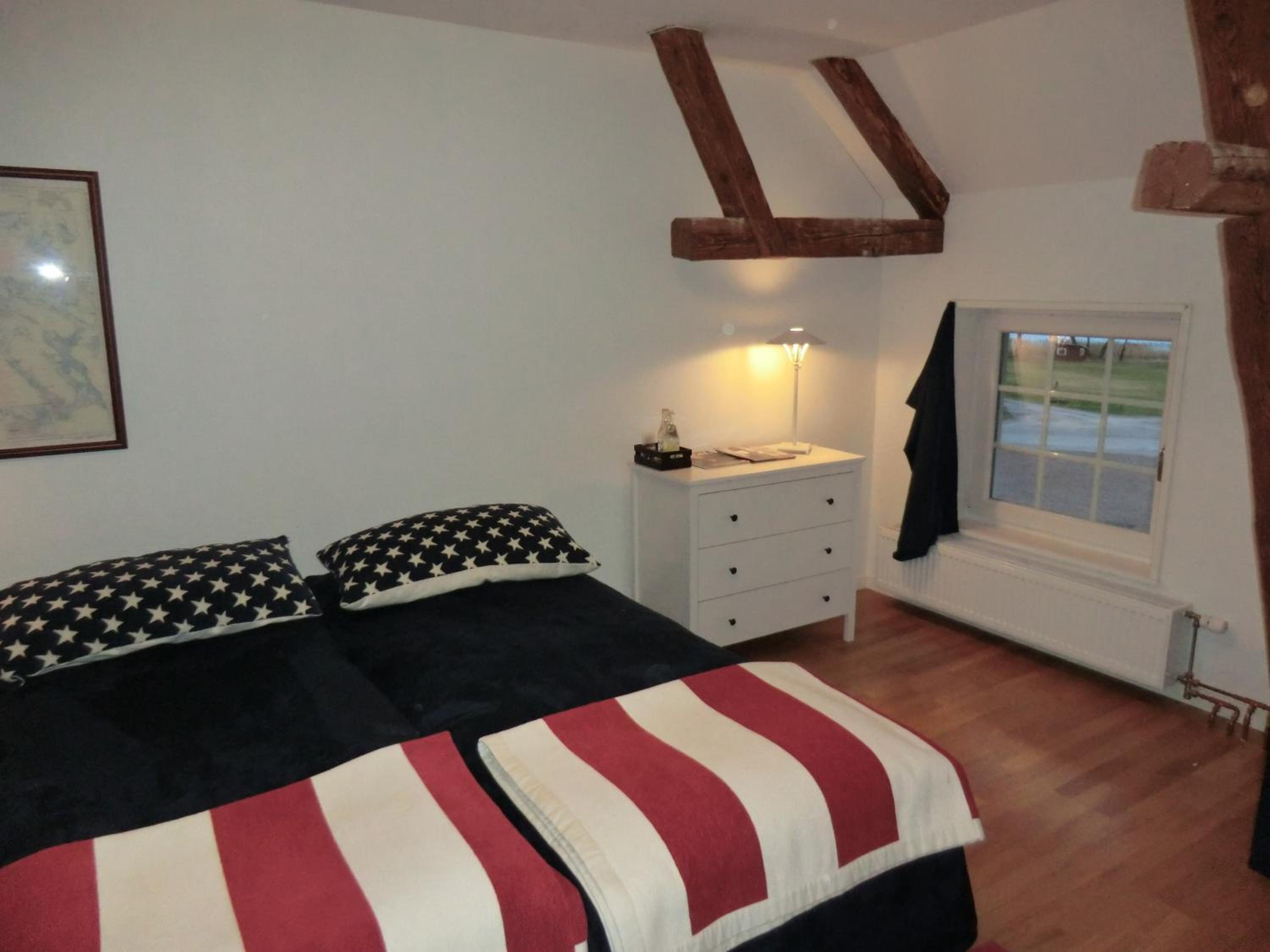 Quadruple Room with Shared Bathroom photo 1