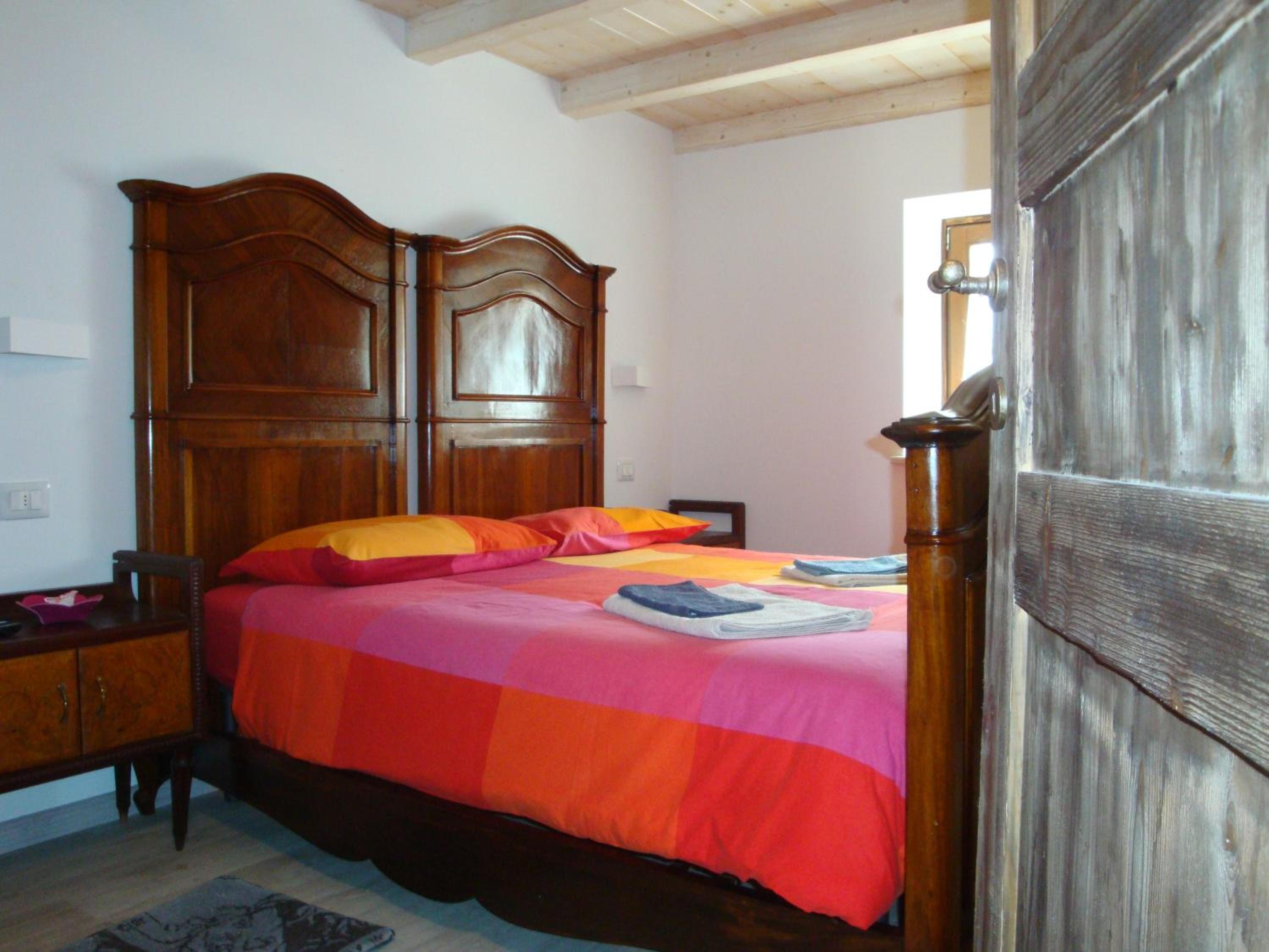 Double Room with Private External Bathroom - Photo 1
