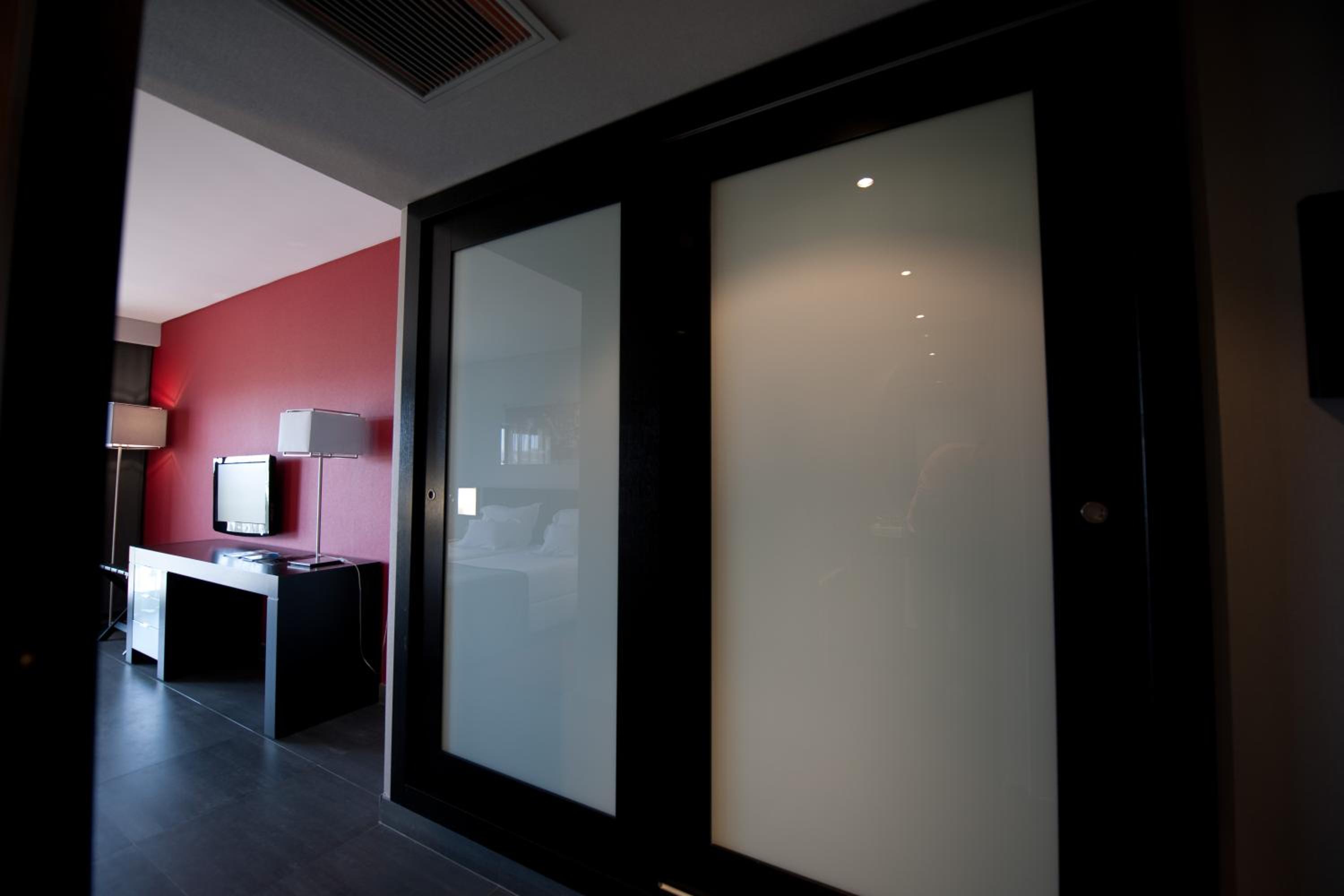 Twin Room - Photo 5