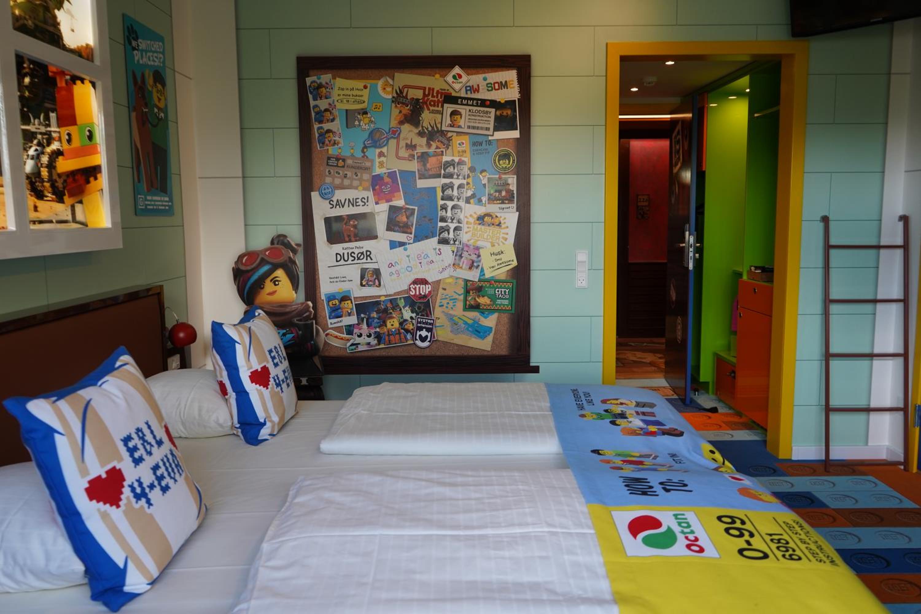  LEGO Movie Room photo 3
