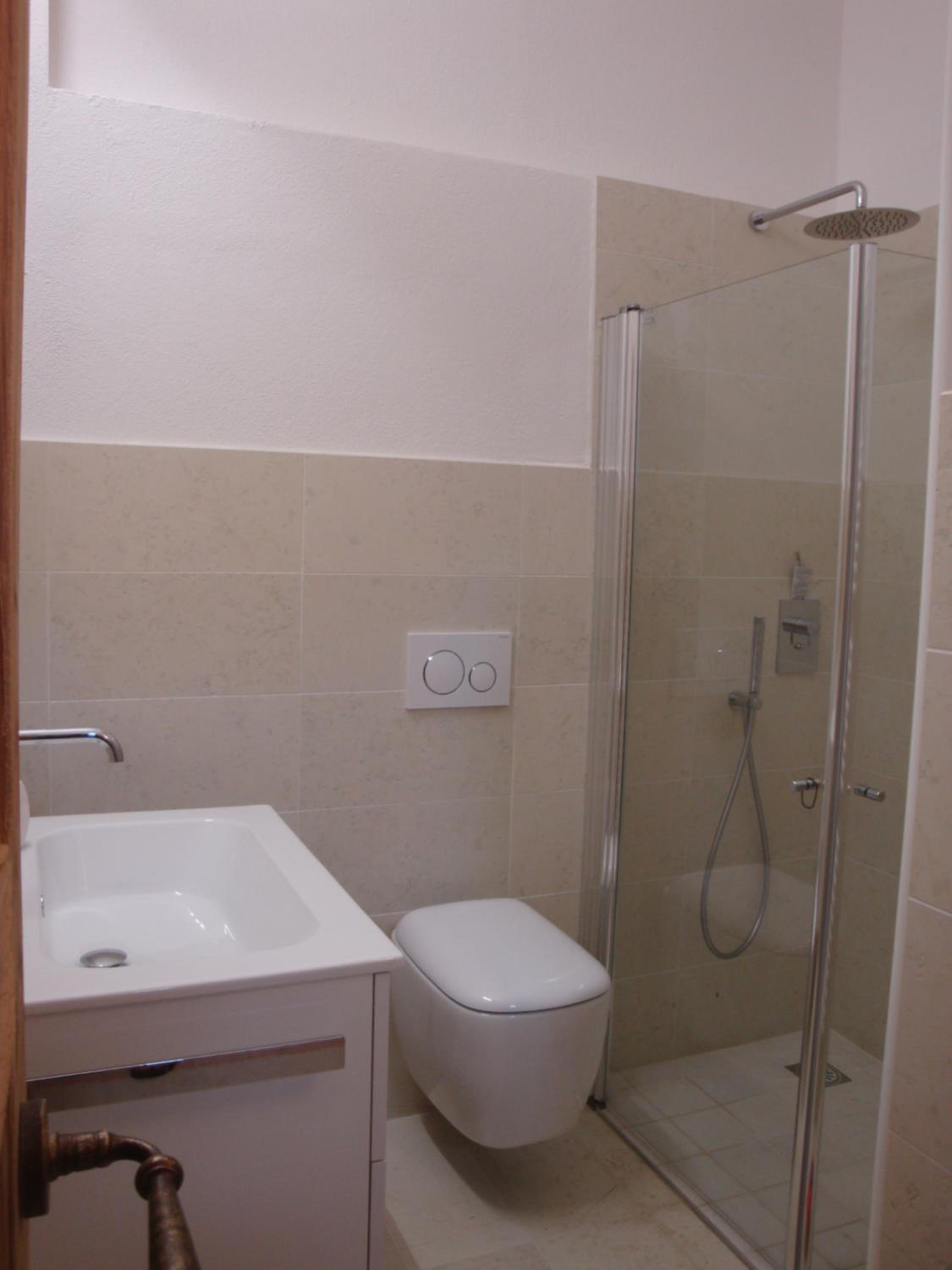 Double Room with Private External Bathroom - Photo 4