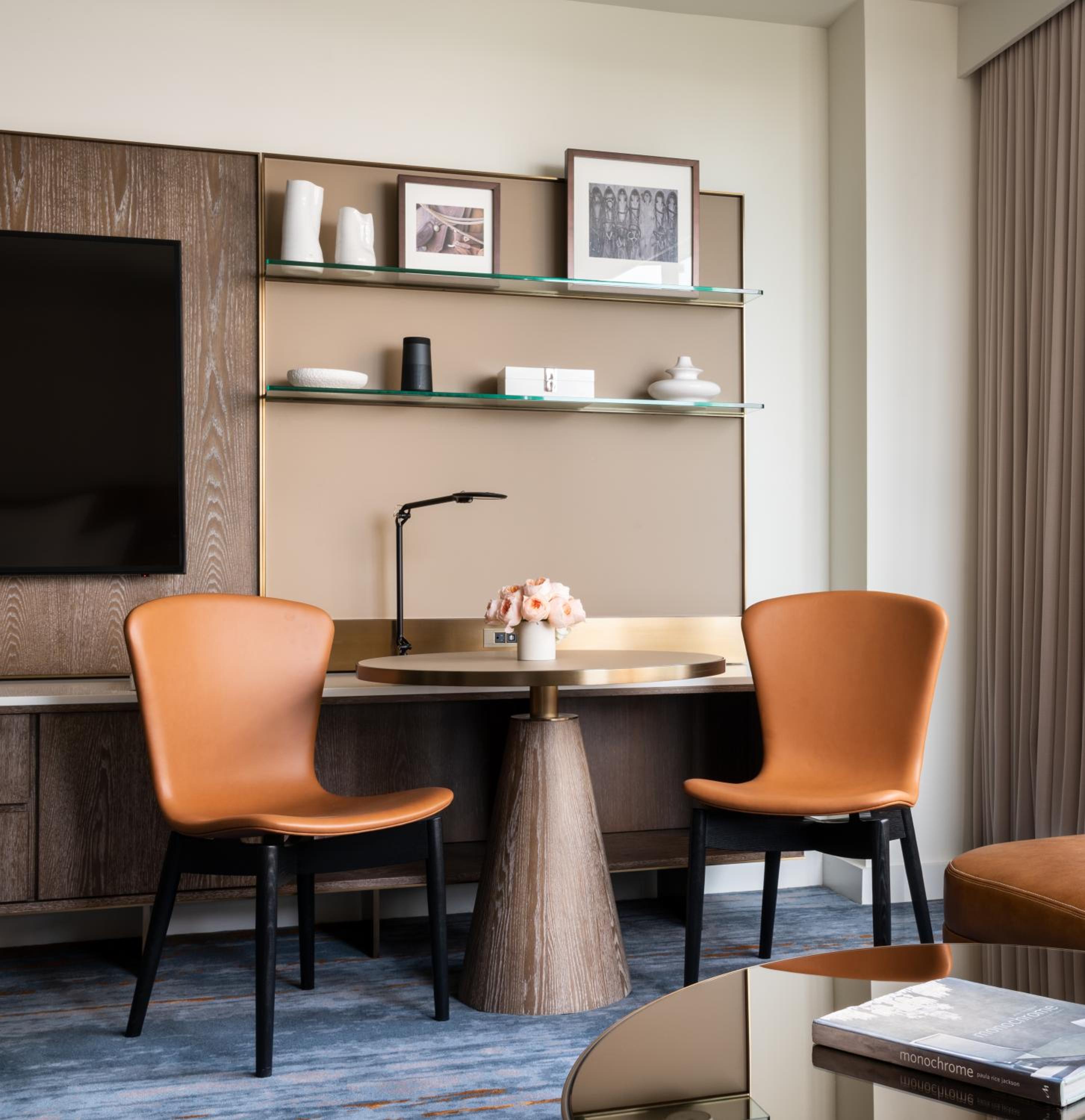Deluxe King Room - Photo 3