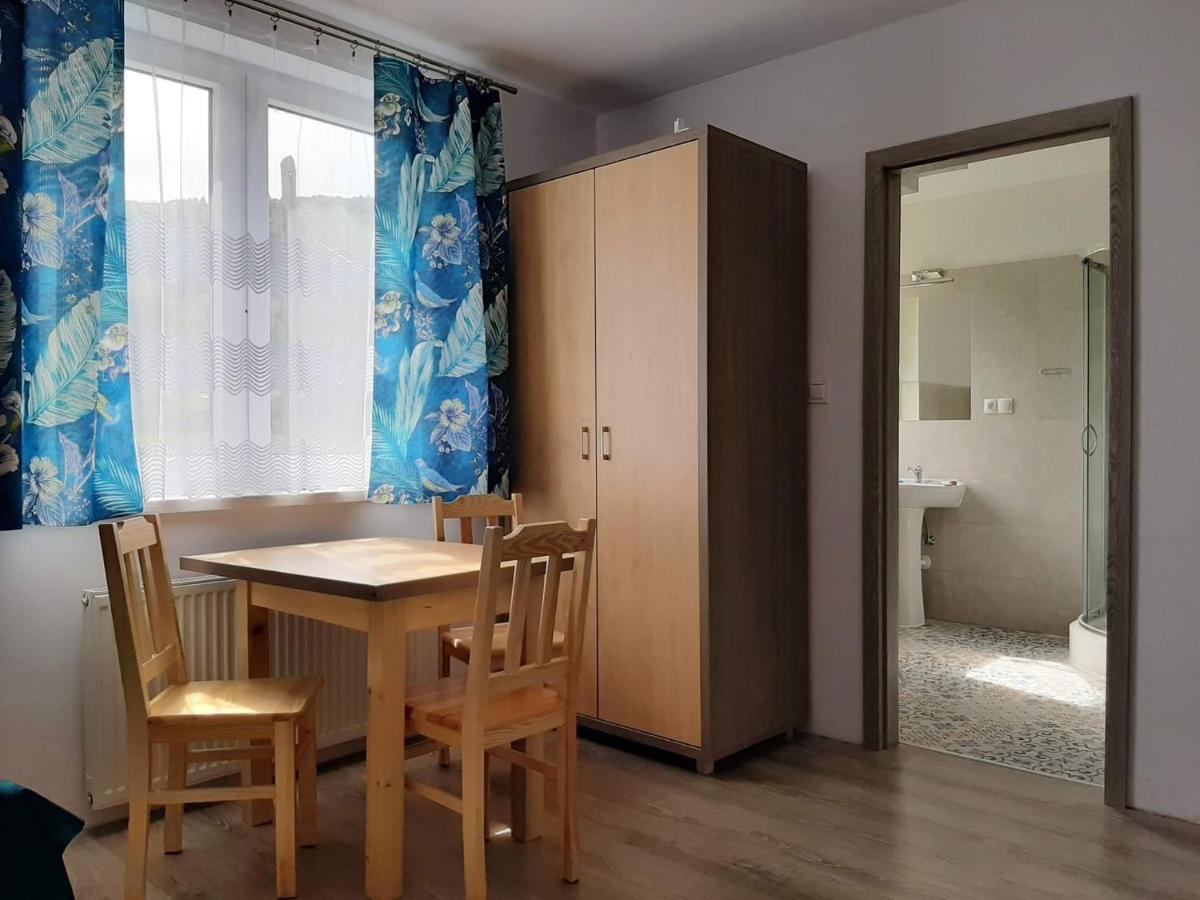 Triple Room with Private Bathroom - Photo 5