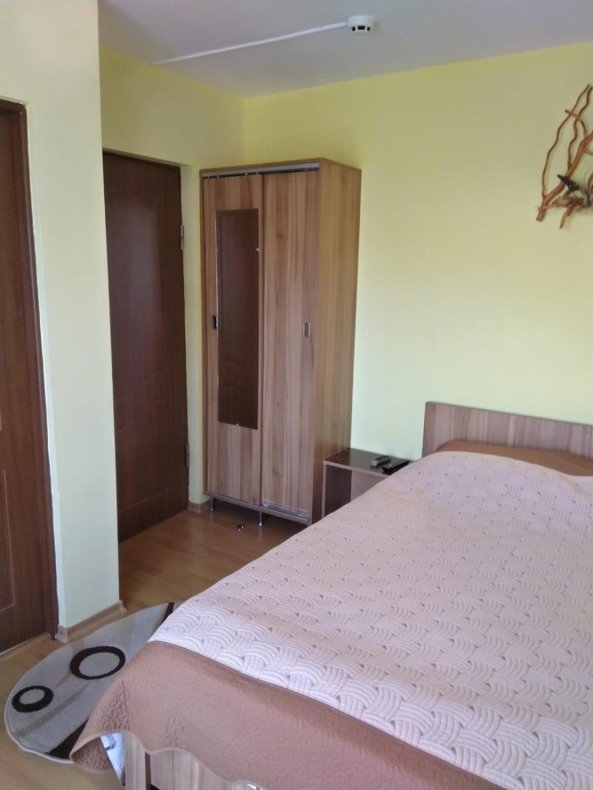 Double Room with Private Bathroom - Photo 1