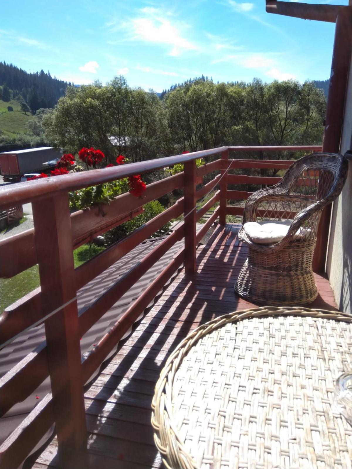 Double Room with Private Bathroom - Photo 9