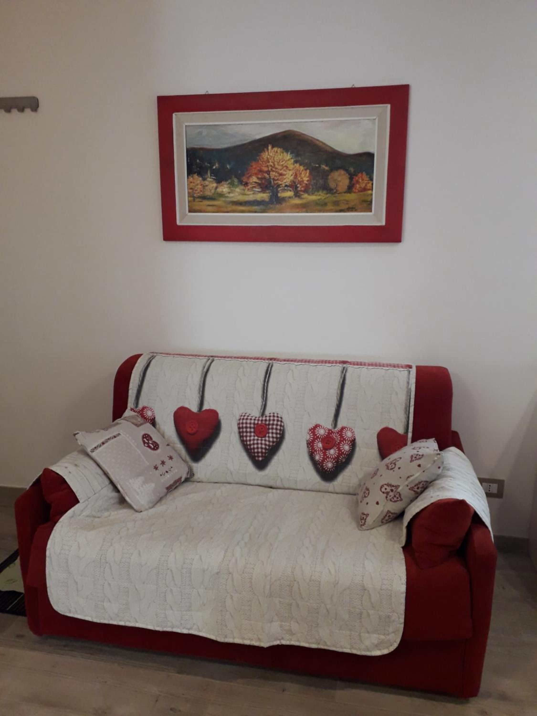 One-Bedroom Apartment - Photo 12