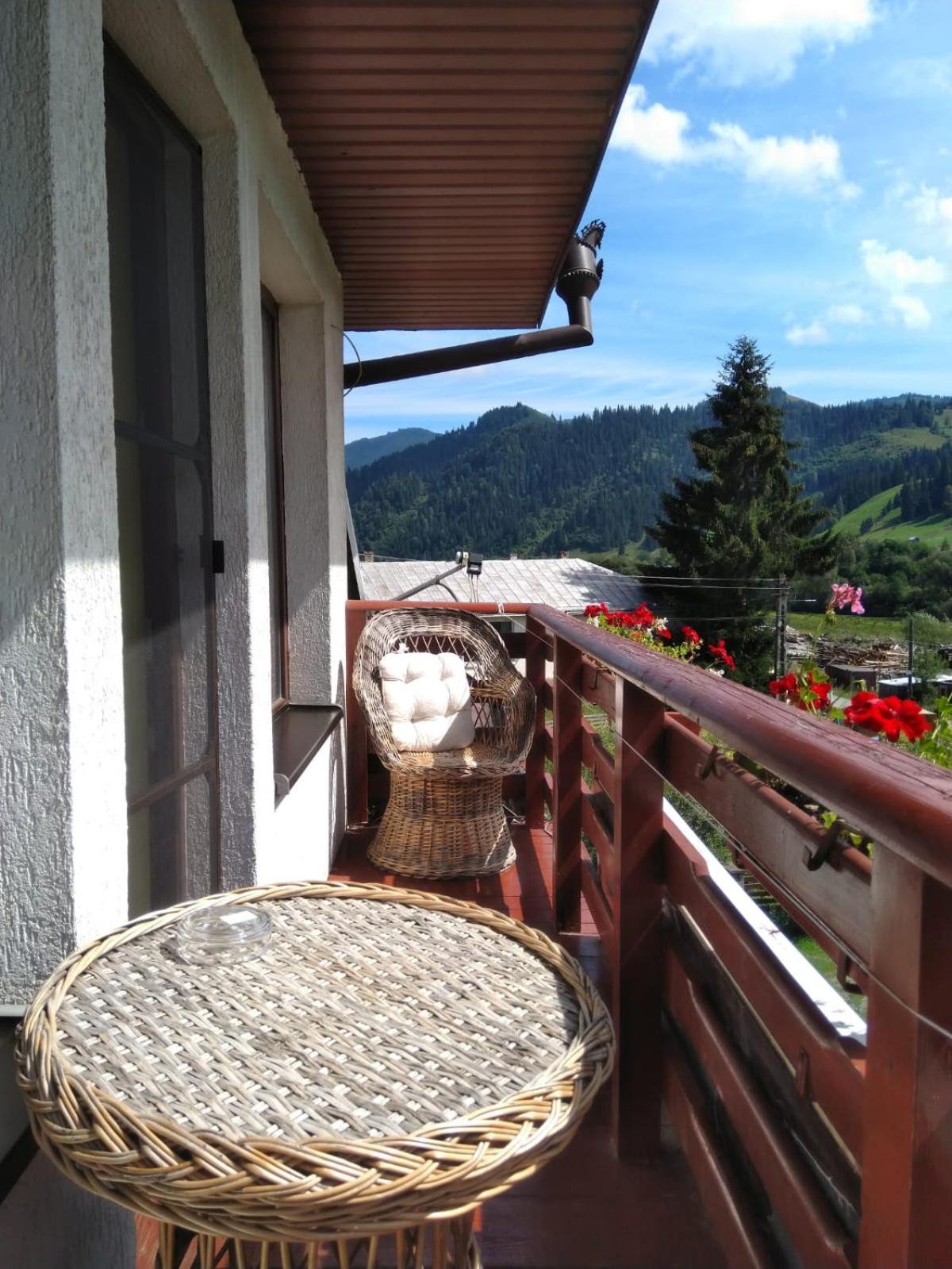 Double Room with Private Bathroom - Photo 11