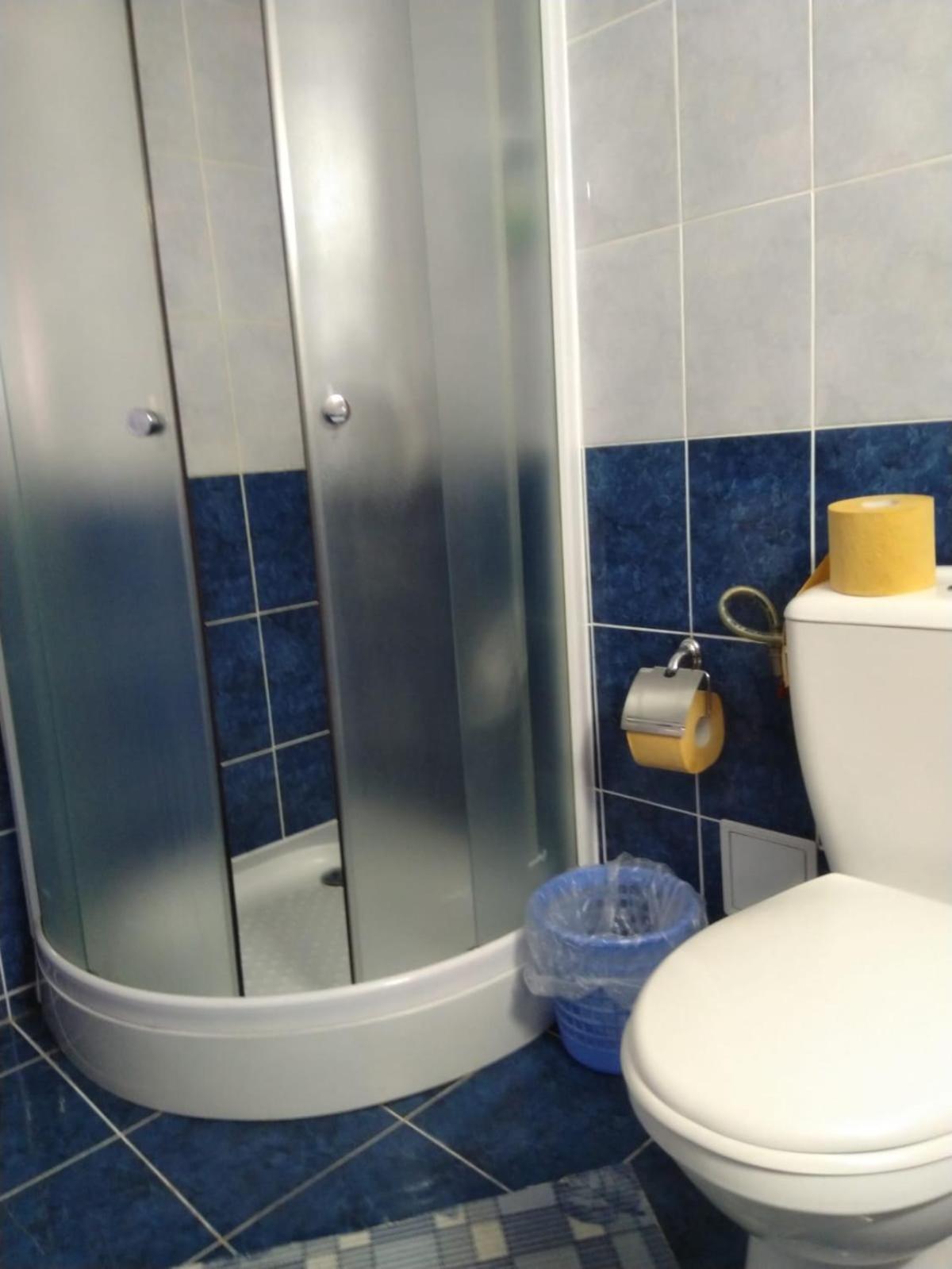 Double Room with Private Bathroom - Photo 4