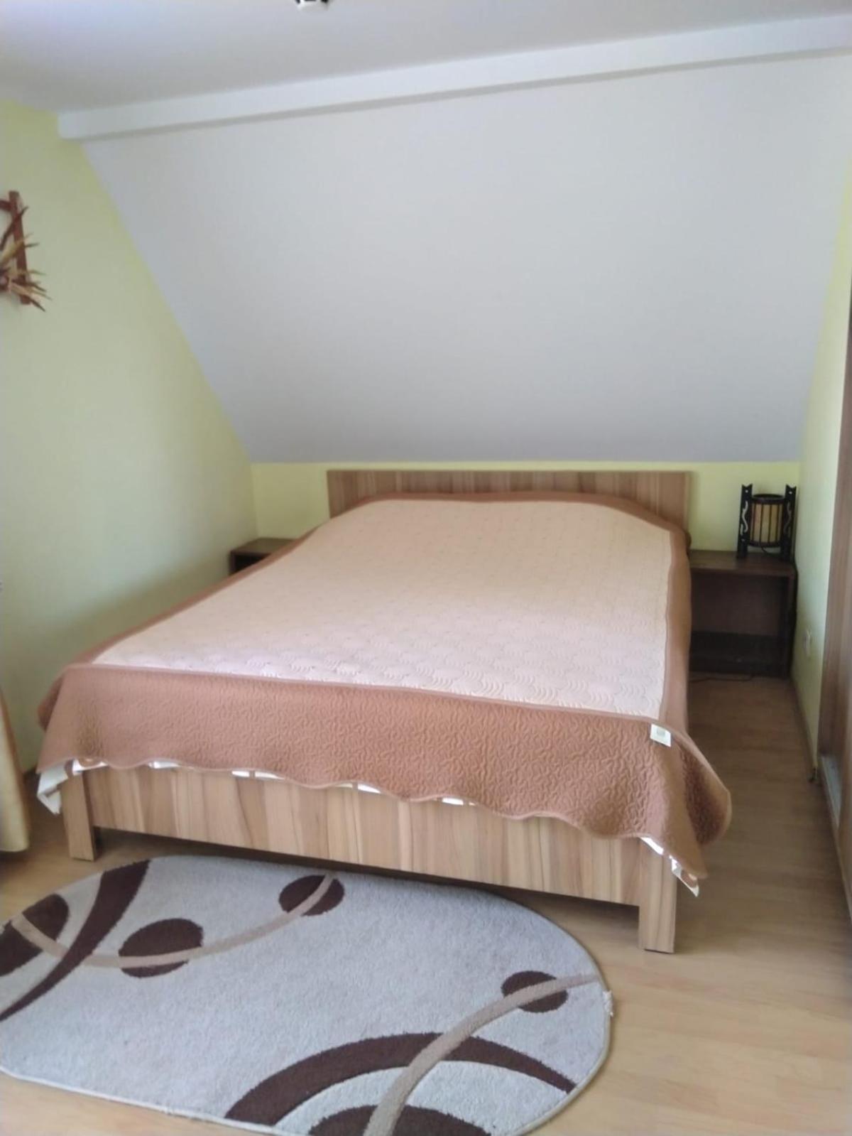 Double Room with Private Bathroom - Photo 2