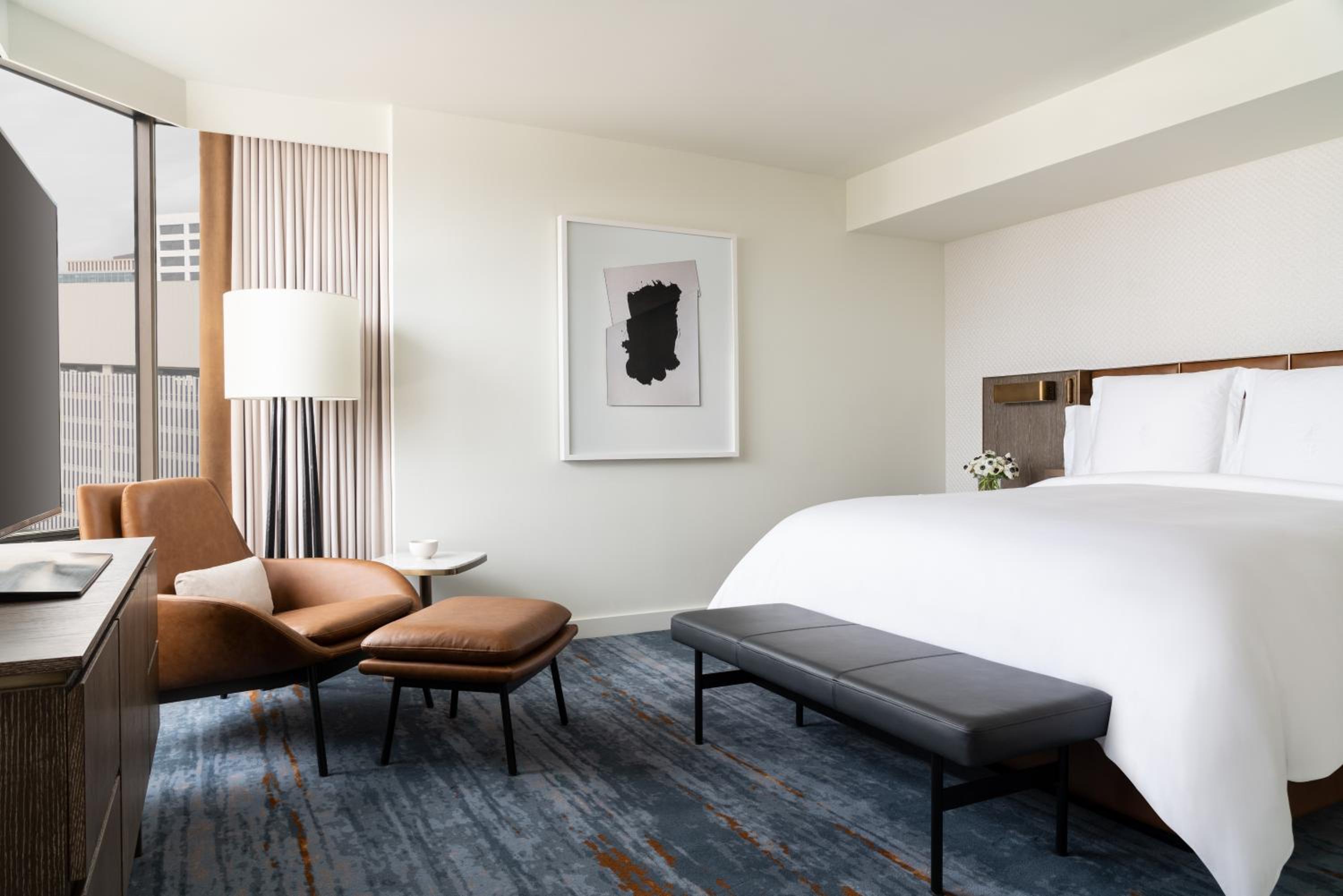 Executive Suite with King bed - Photo 4