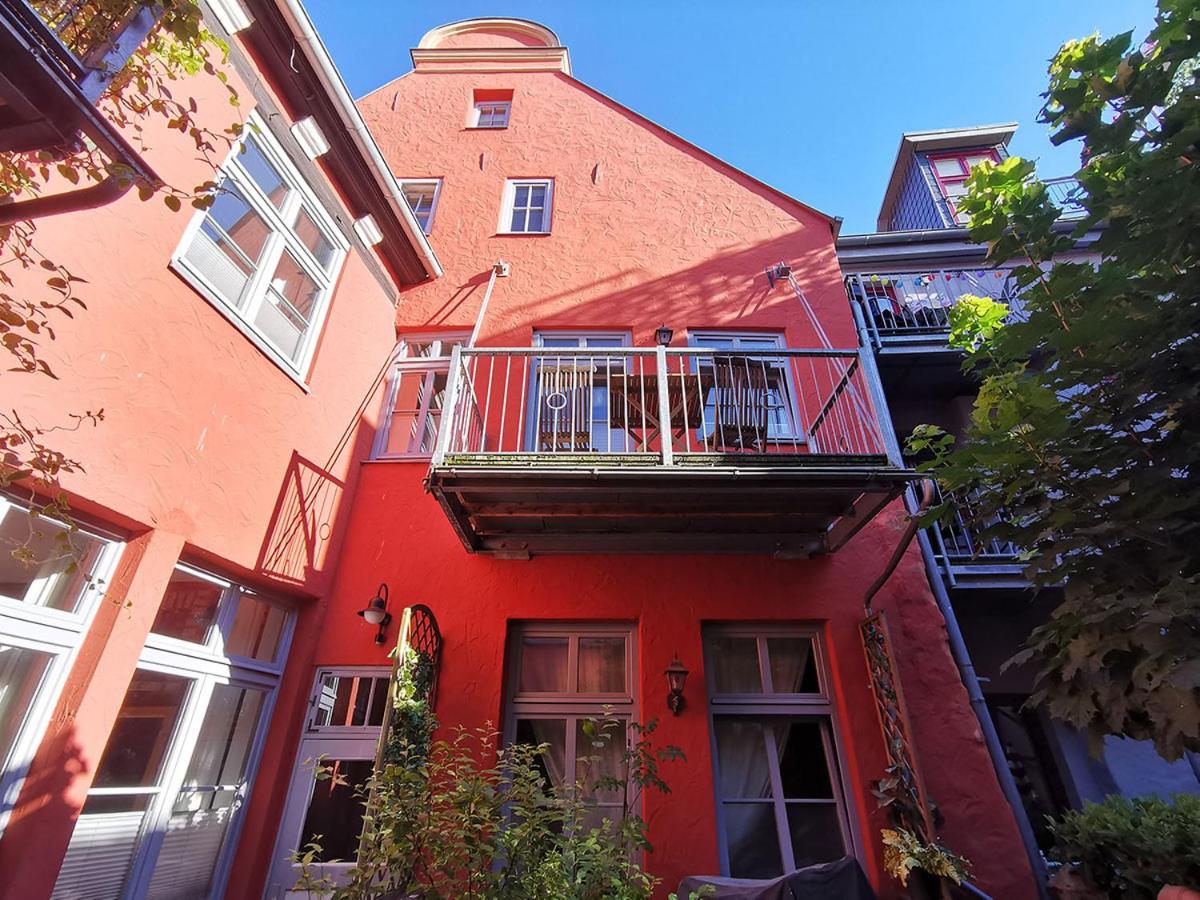 Double Room with Balcony - Photo 9