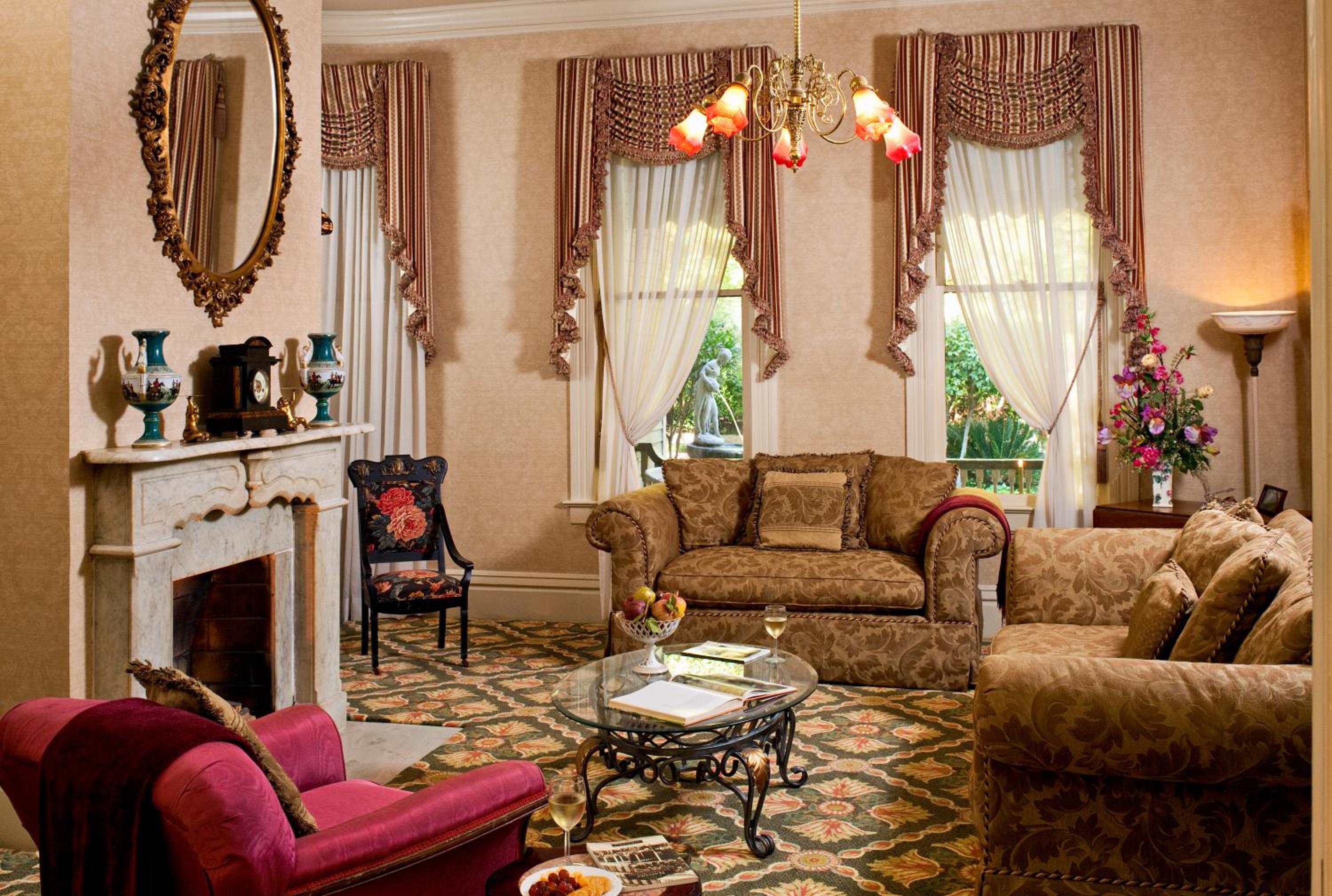 Two-Bedroom King Suite - Rose Suite photo 3