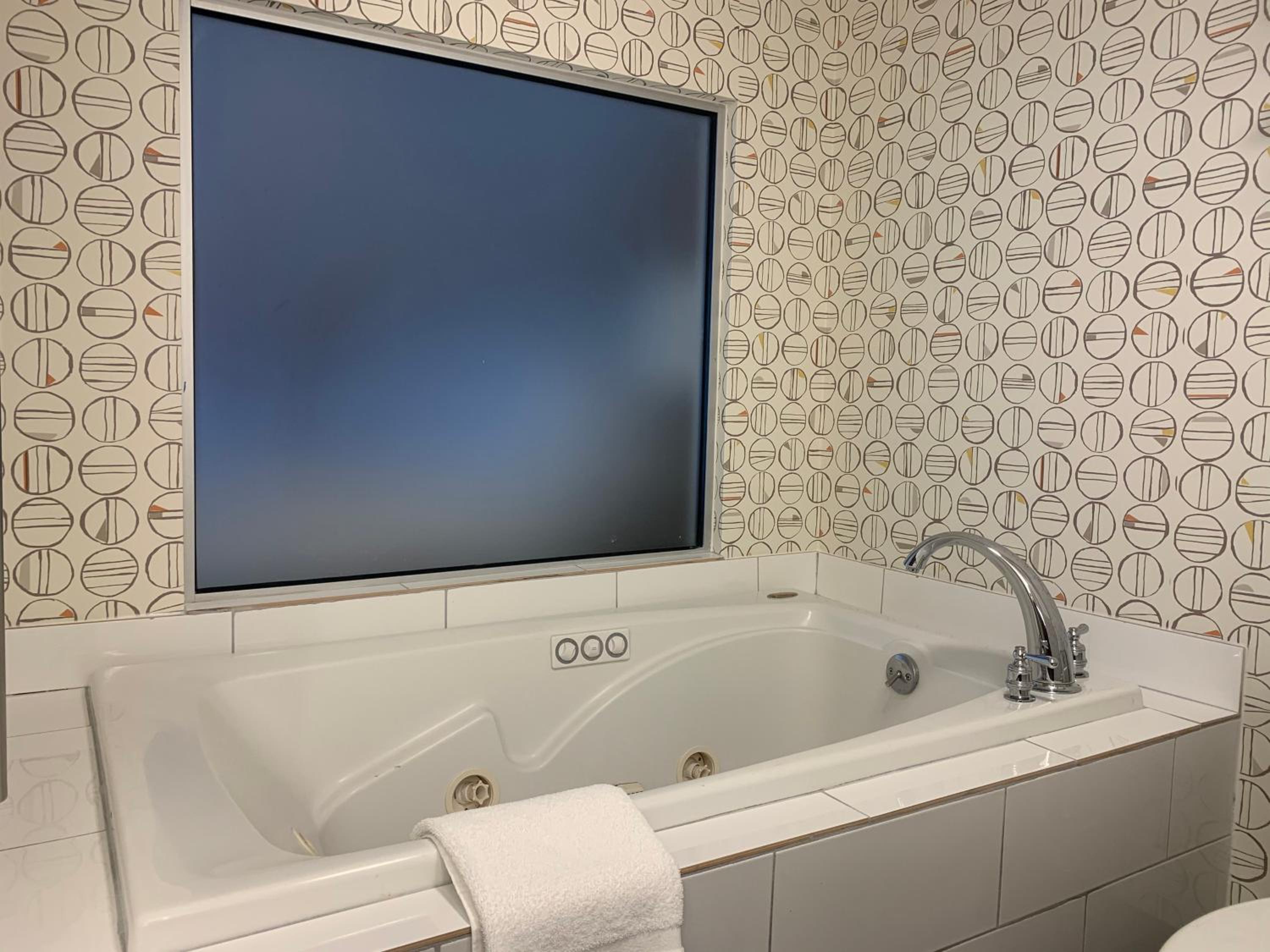 King Suite - Photo 2