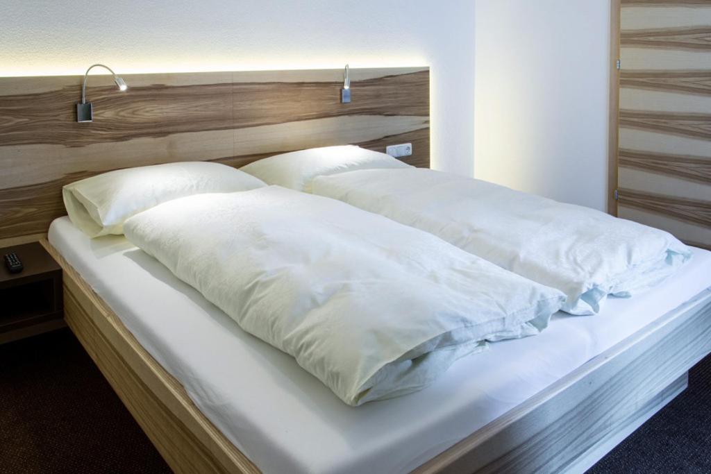 Two-Bedroom Apartment with Balcony (4 Adults)