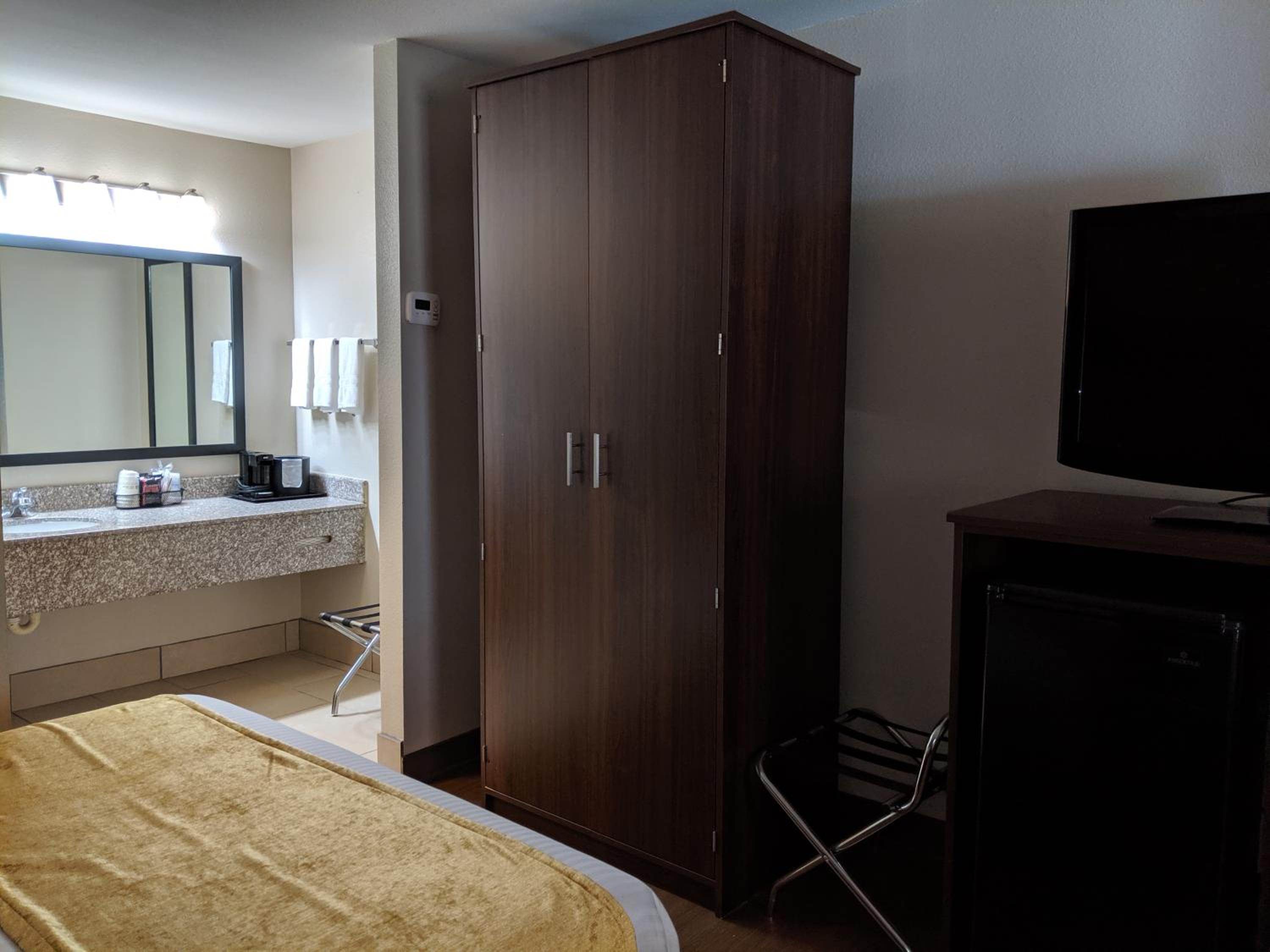 King Room with Spa Bath photo 2