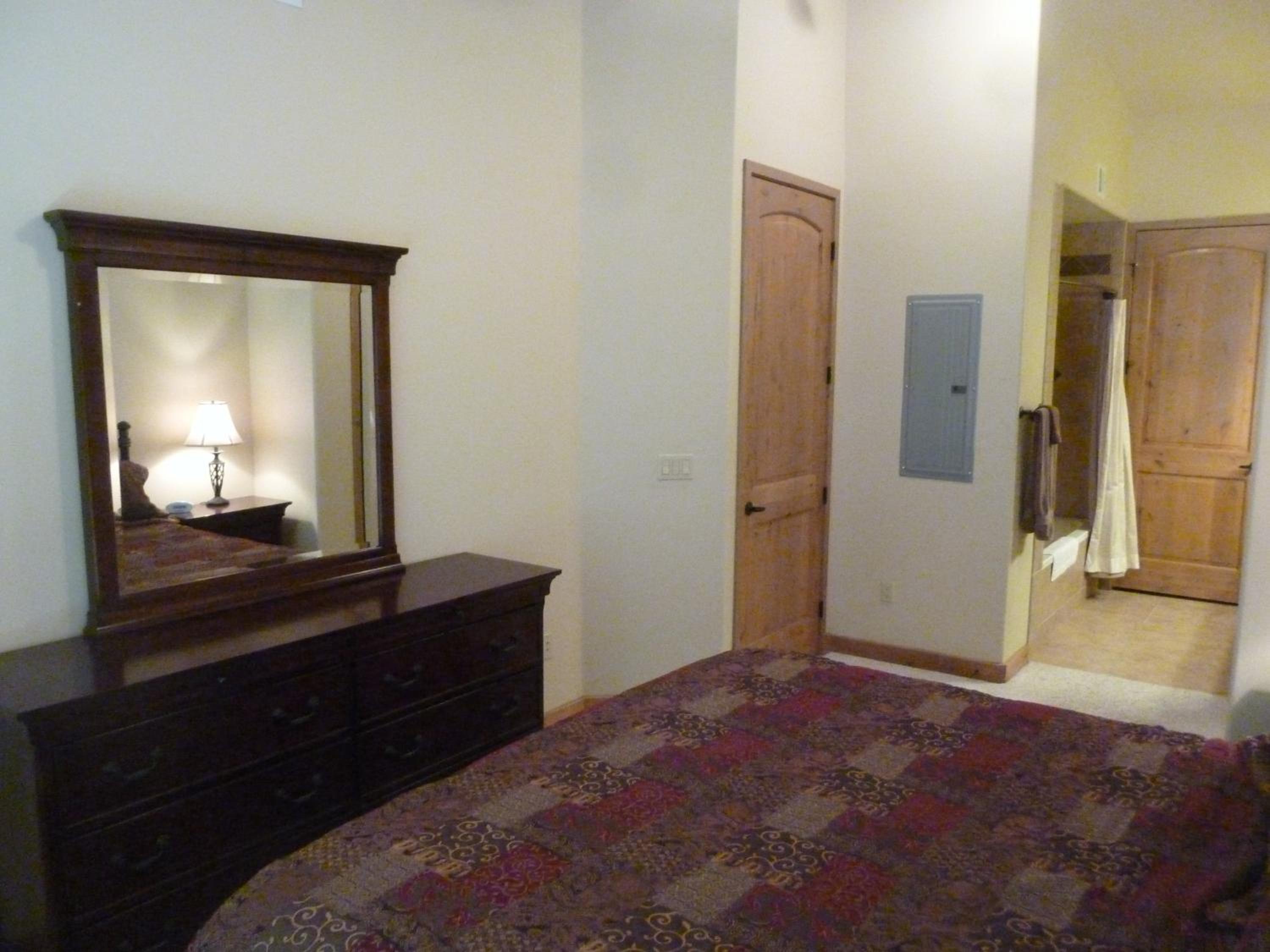 Three-Bedroom Apartment (8 Adults)