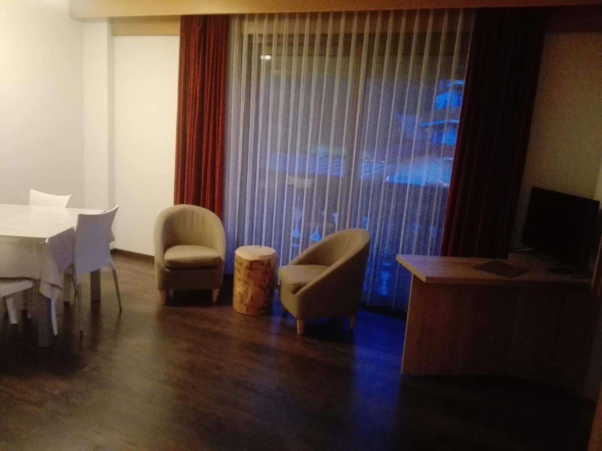 One-Bedroom Apartment photo 3